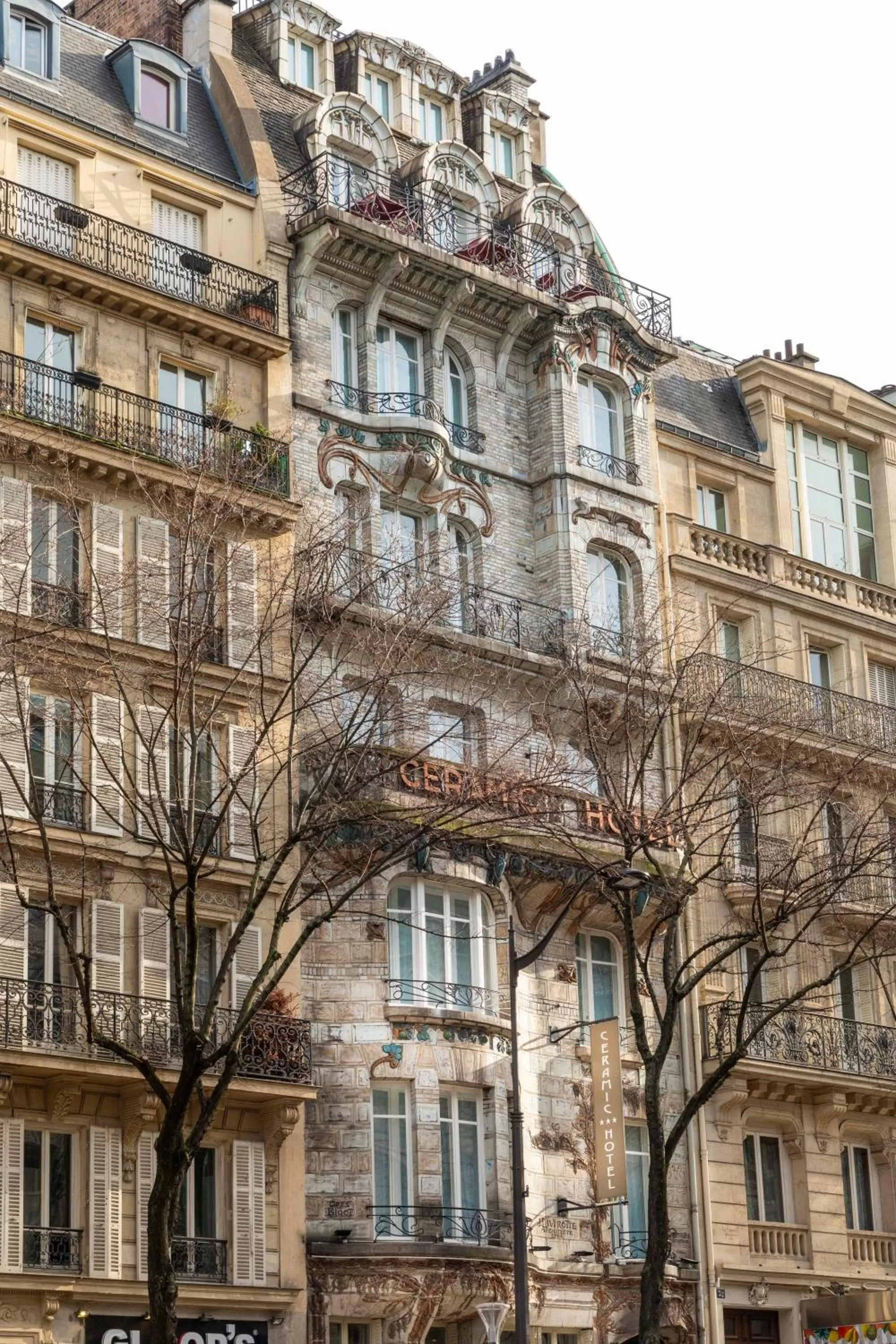 Property building in Elysées Ceramic