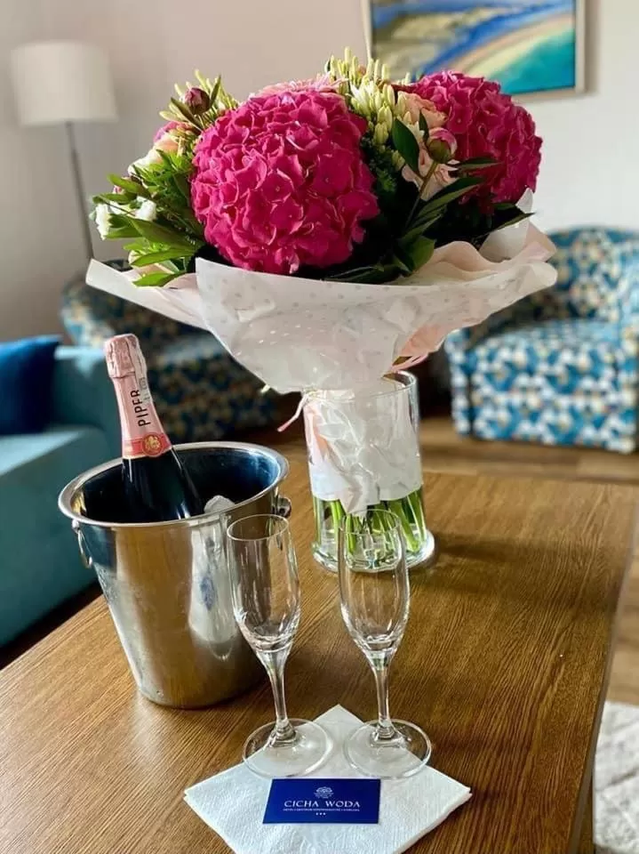 HOTEL CICHA WODA NIEPORĘT