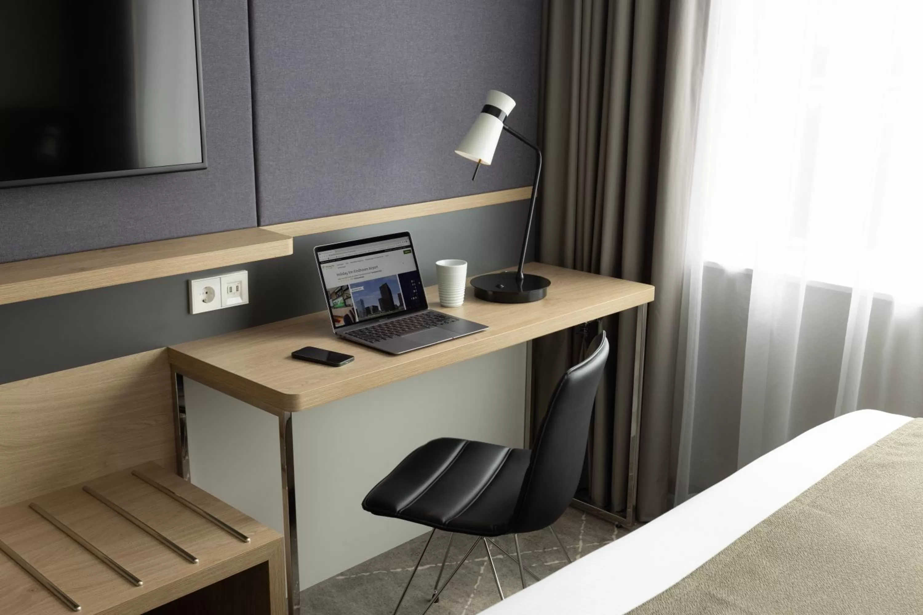 TV and multimedia in Holiday Inn - Eindhoven Airport by IHG