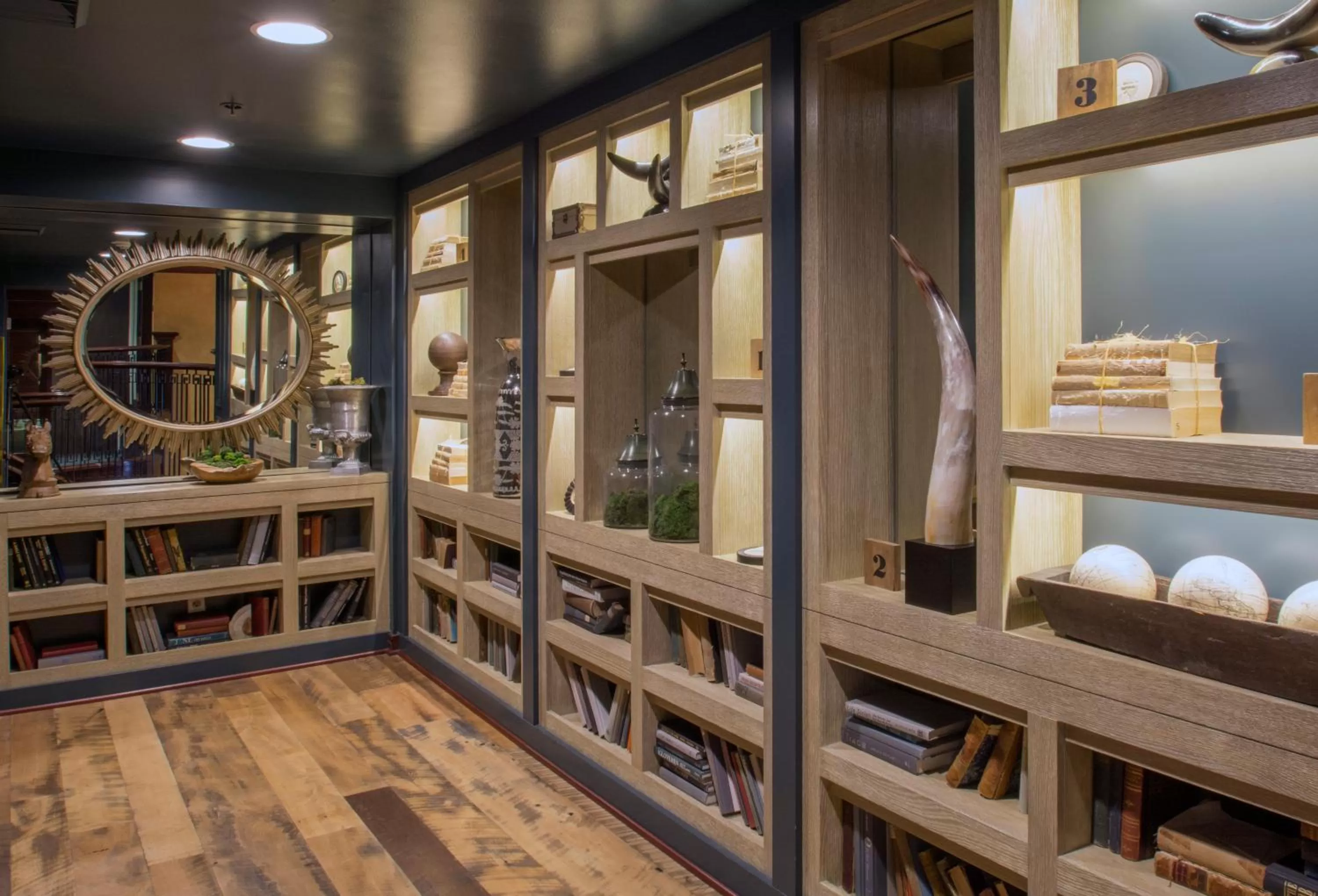 Library in Sentinel Hotel