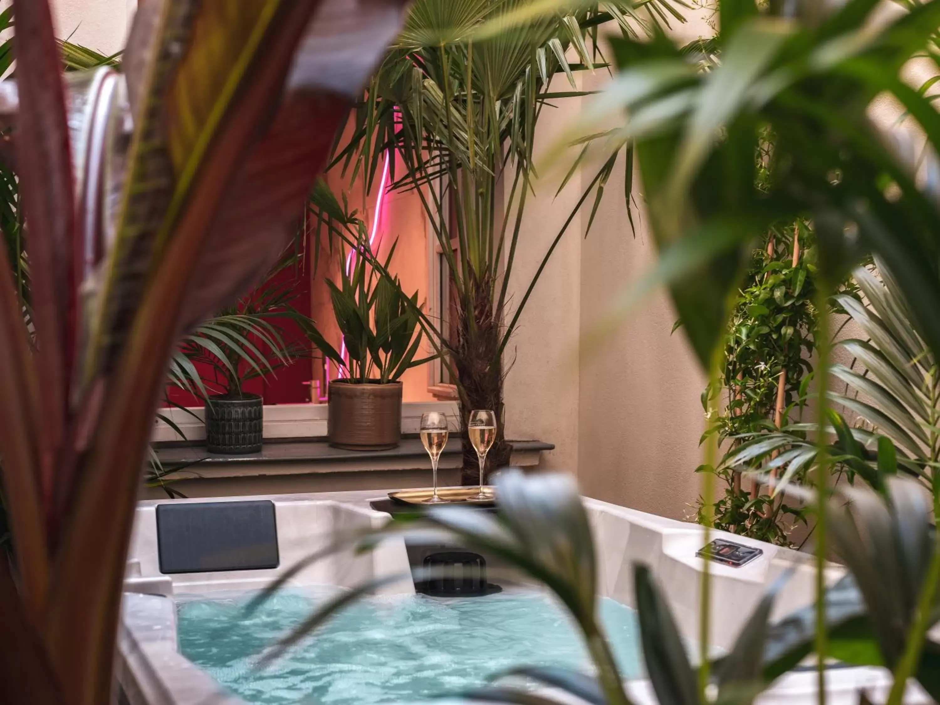 Suite with Hot Tub in Seven Hotel Paris Suite with Hot Tub in Seven Hotel Paris