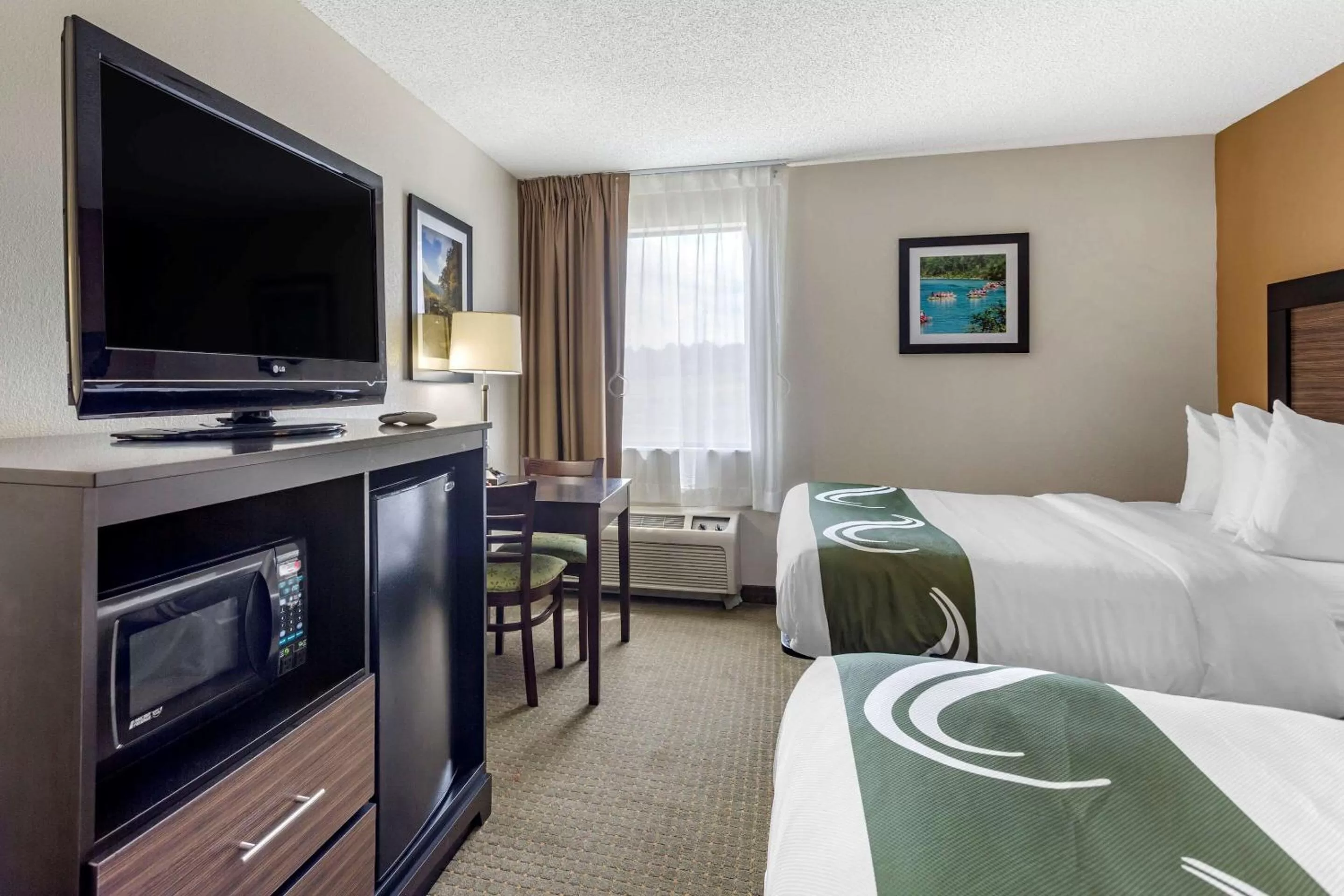 Photo of the whole room, Bed in Quality Inn Ocoee - Cleveland East