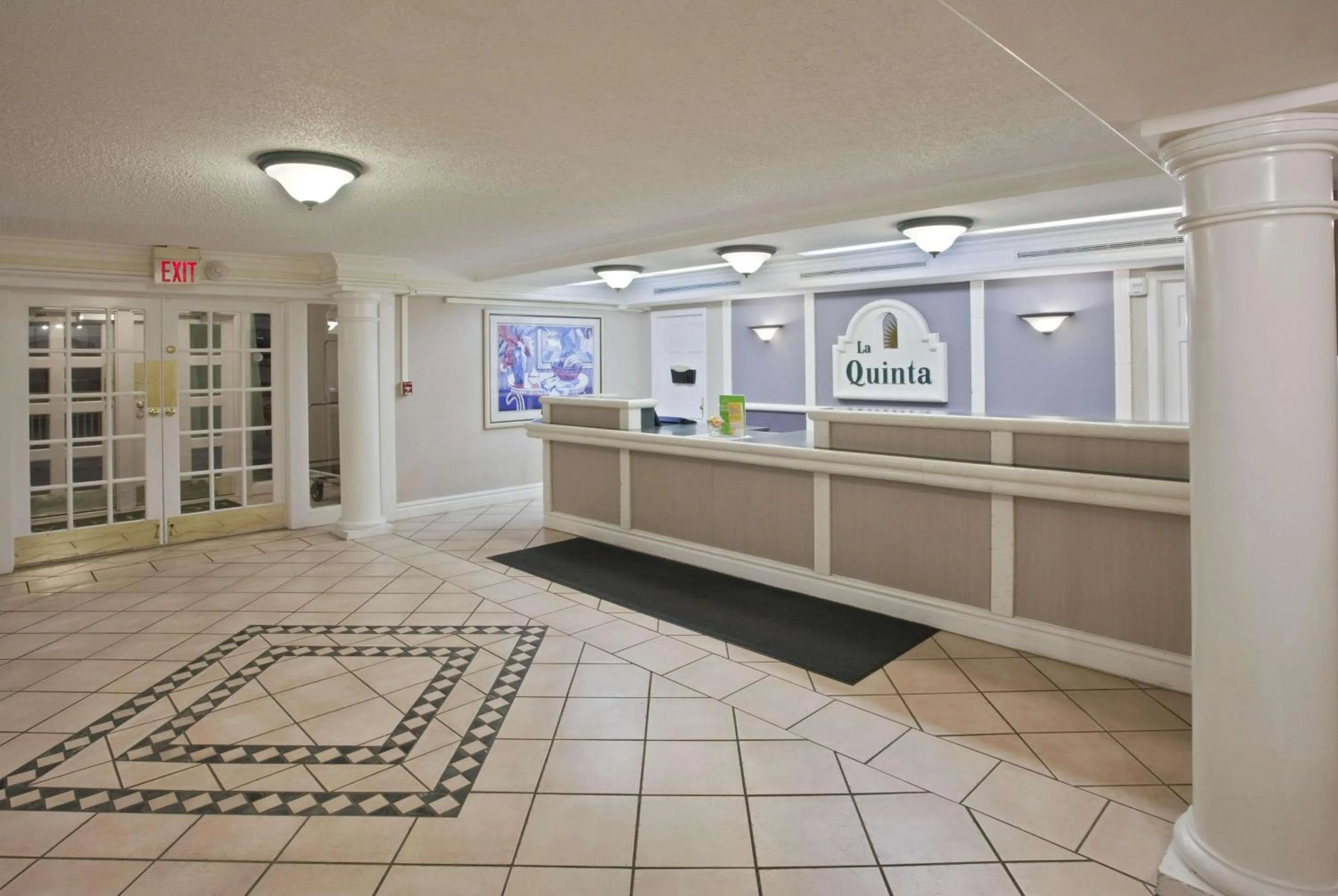Lobby or reception in La Quinta Inn by Wyndham Omaha West