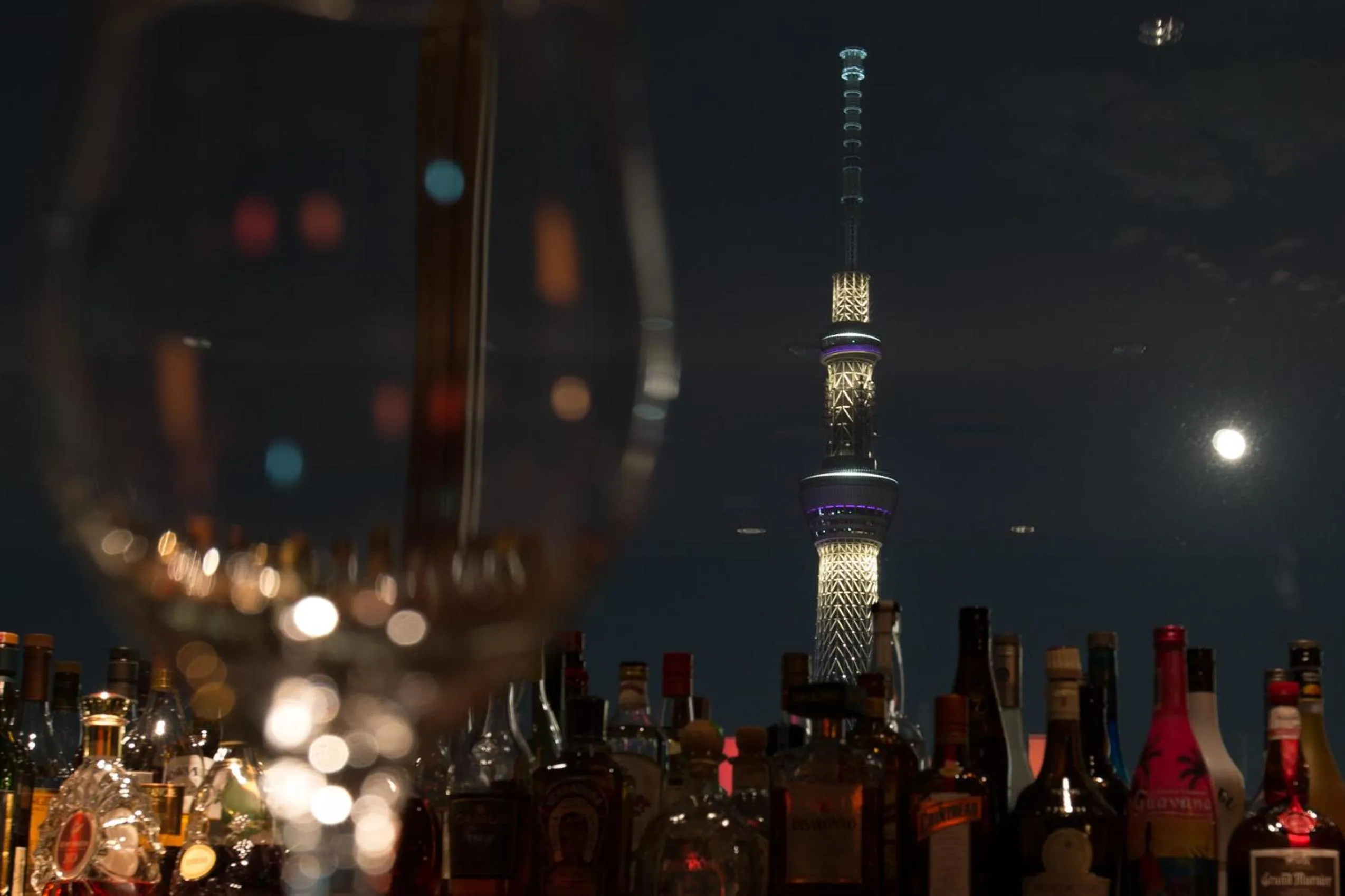 Lounge or bar in The Gate Hotel Kaminarimon by Hulic