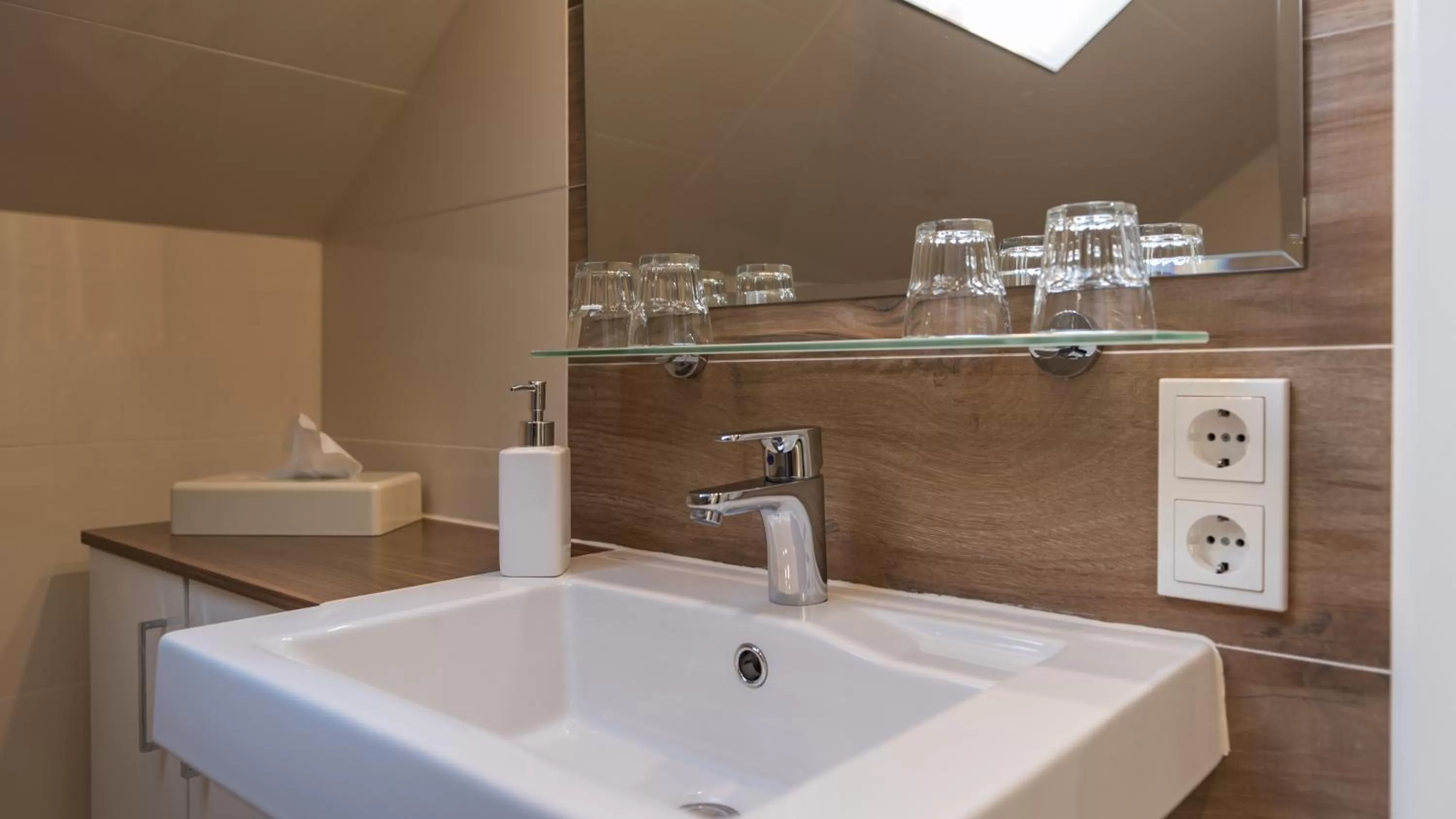 Bathroom in Hotel & Pension Traumblick