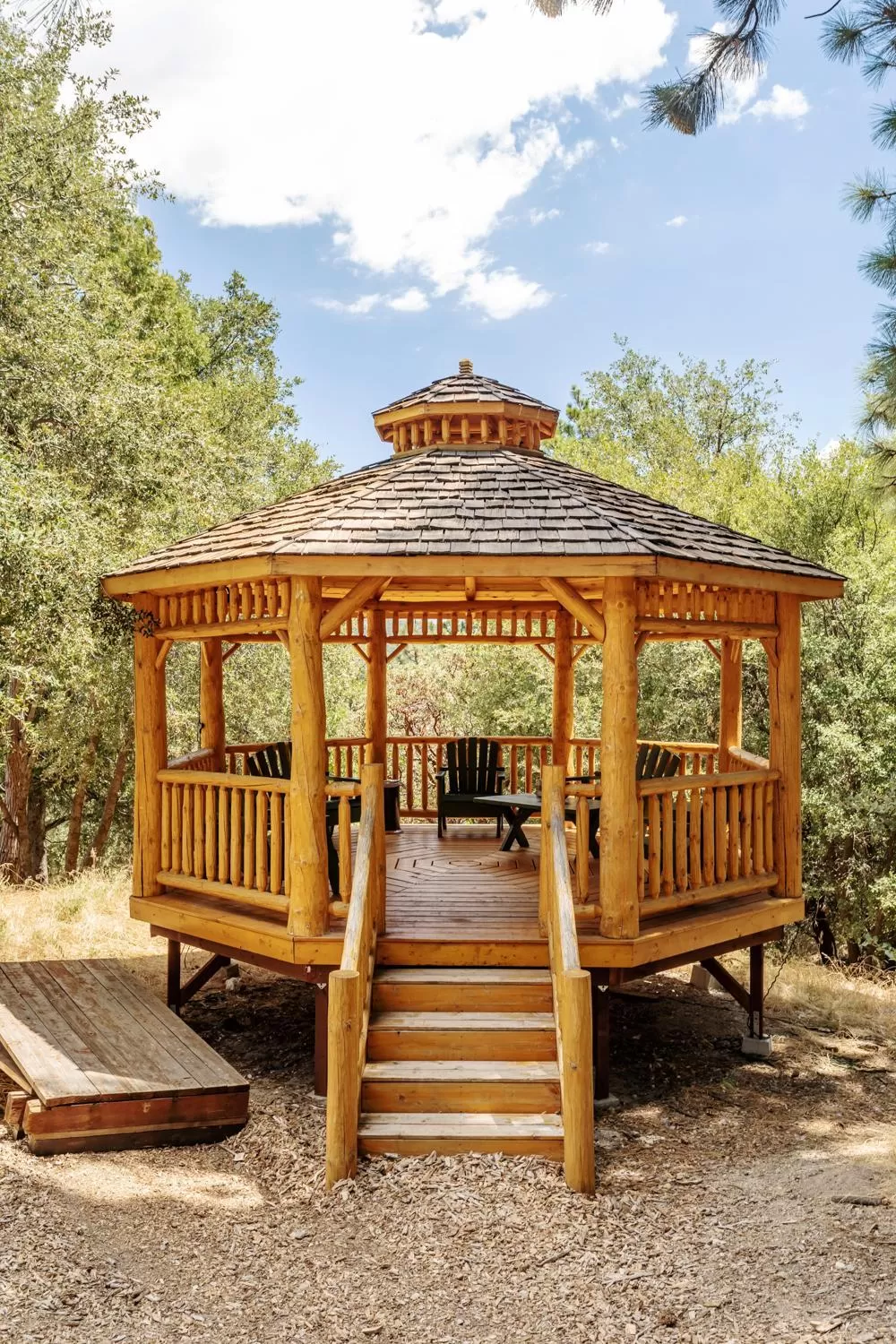 Hicksville Pines Chalets & Motel