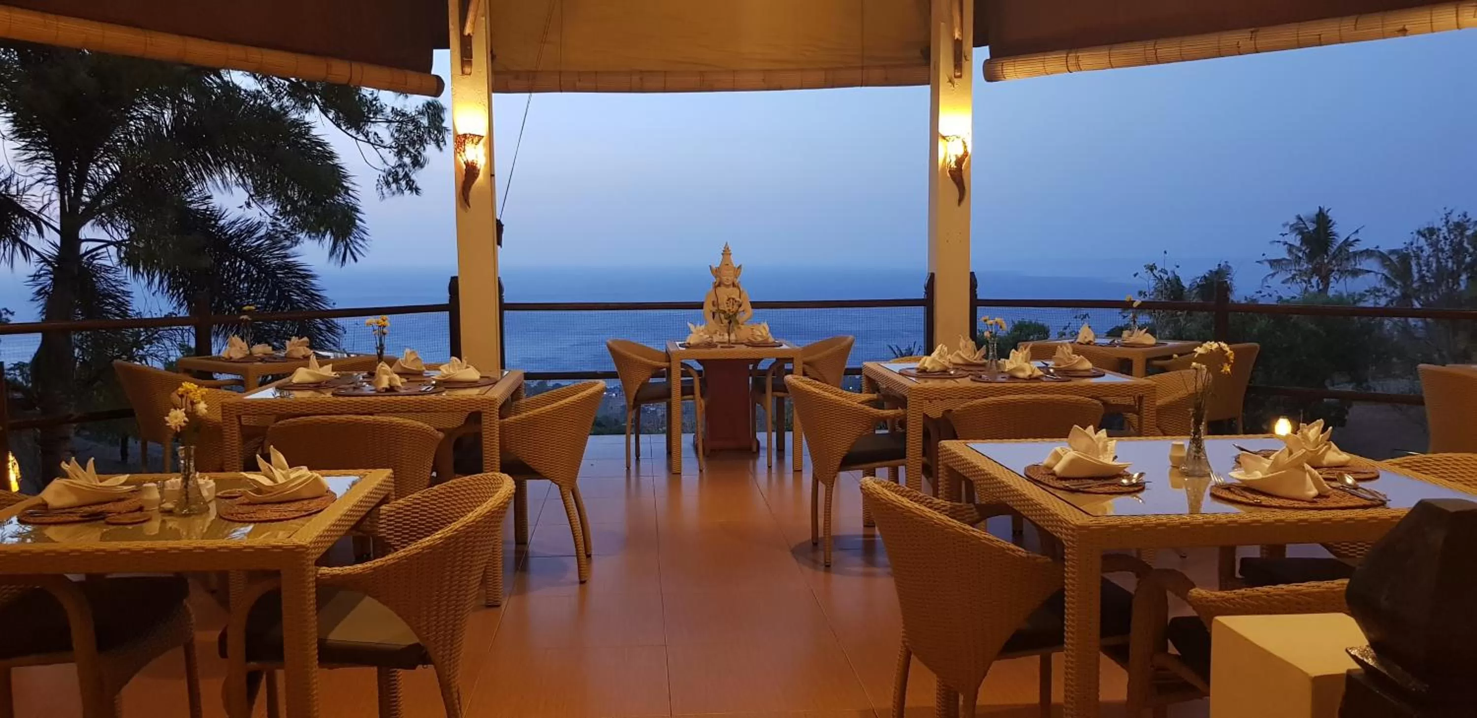 Restaurant/places to eat in The Hamsa