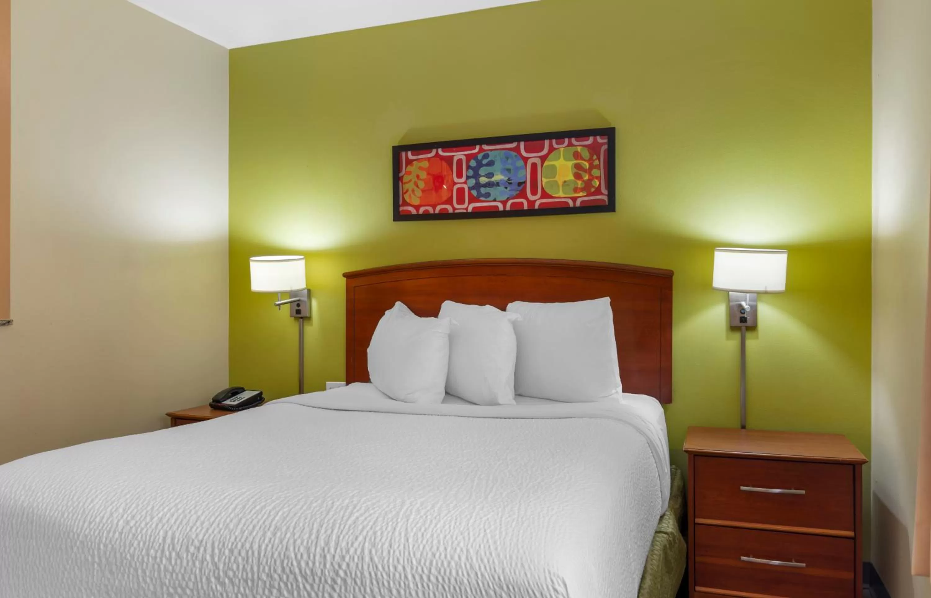 Bed in Extended Stay America Suites - Atlanta - Norcross - Peachtree Corners