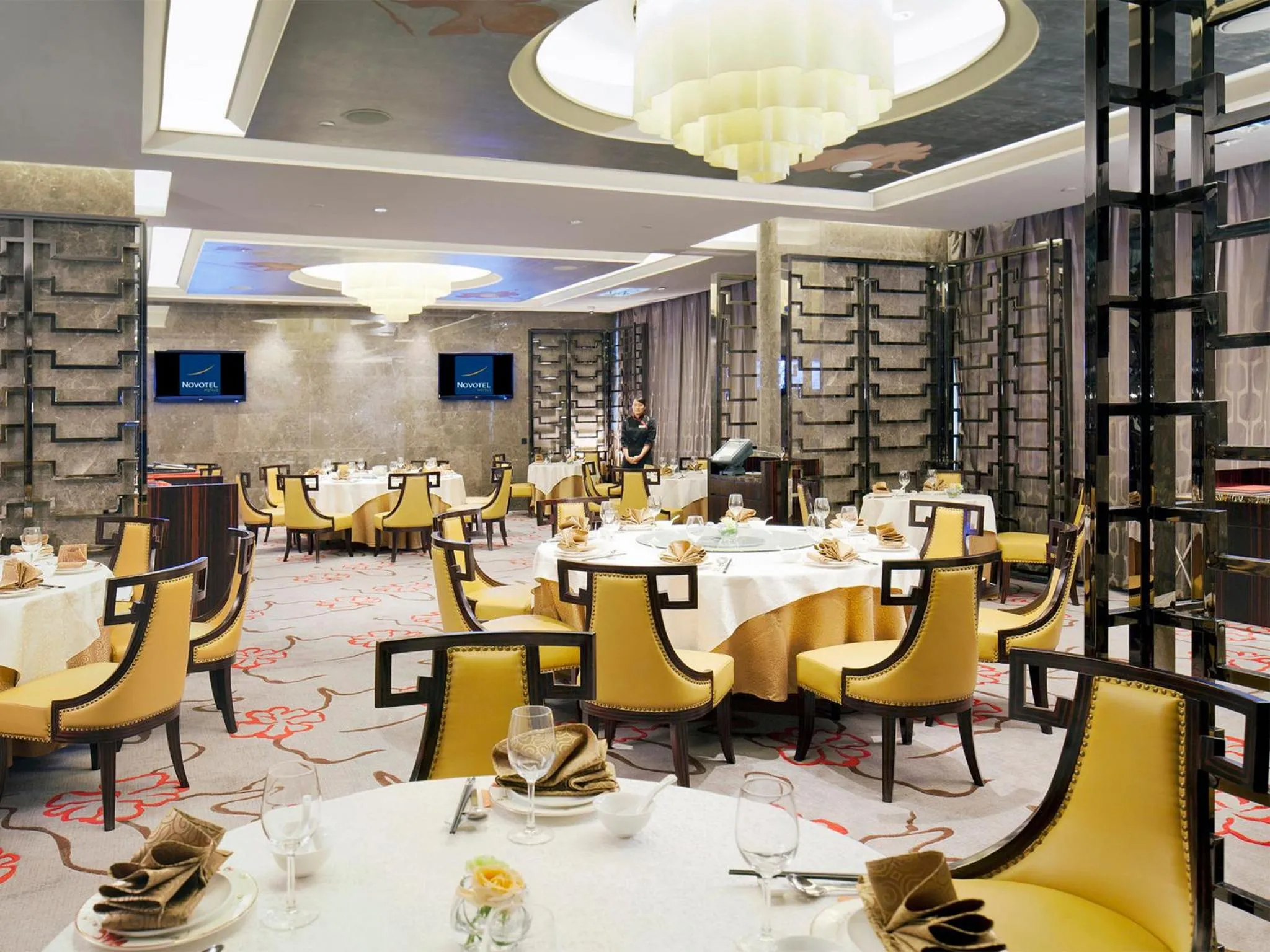 Restaurant/places to eat in Novotel Nanjing East Suning