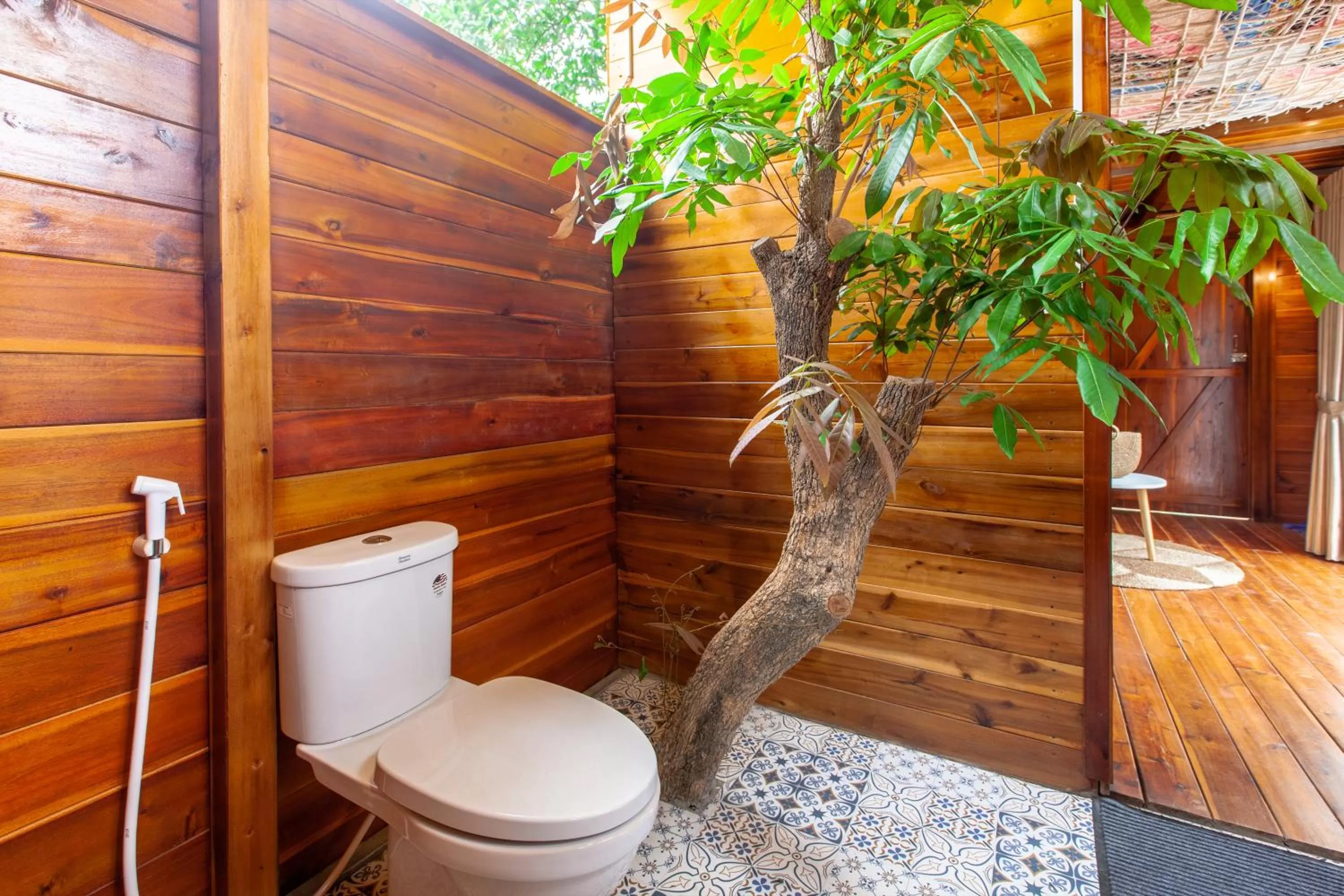 Toilet in Trang An Lamia Bungalow