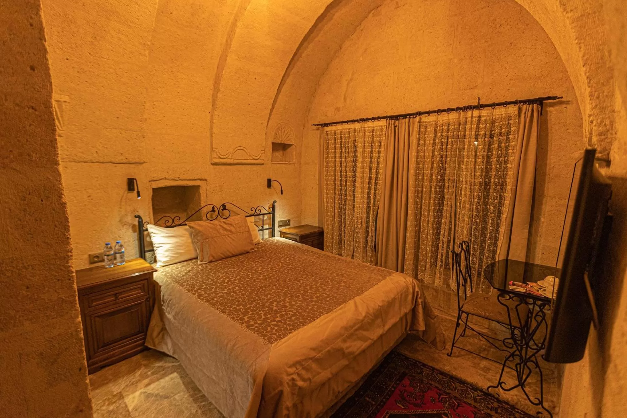 Bedroom, Bed in Taskonak Hotel