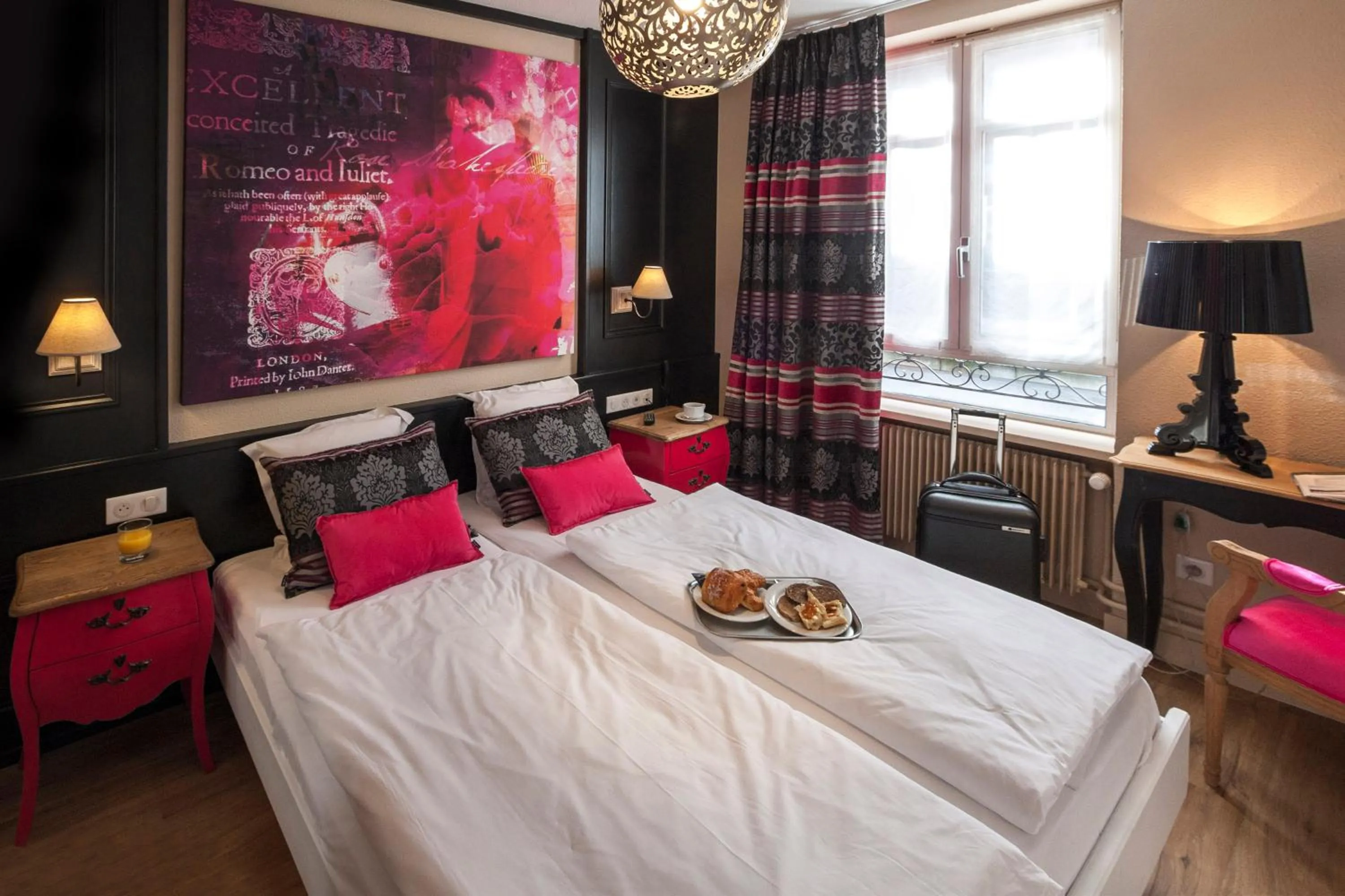 Photo of the whole room, Bed in Hotel Roses