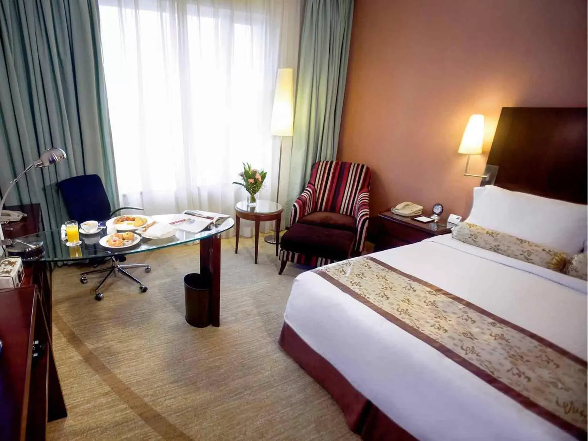 Superior Queen Room in Grand Mercure Beijing Central Superior Queen Room in Grand Mercure Beijing Central