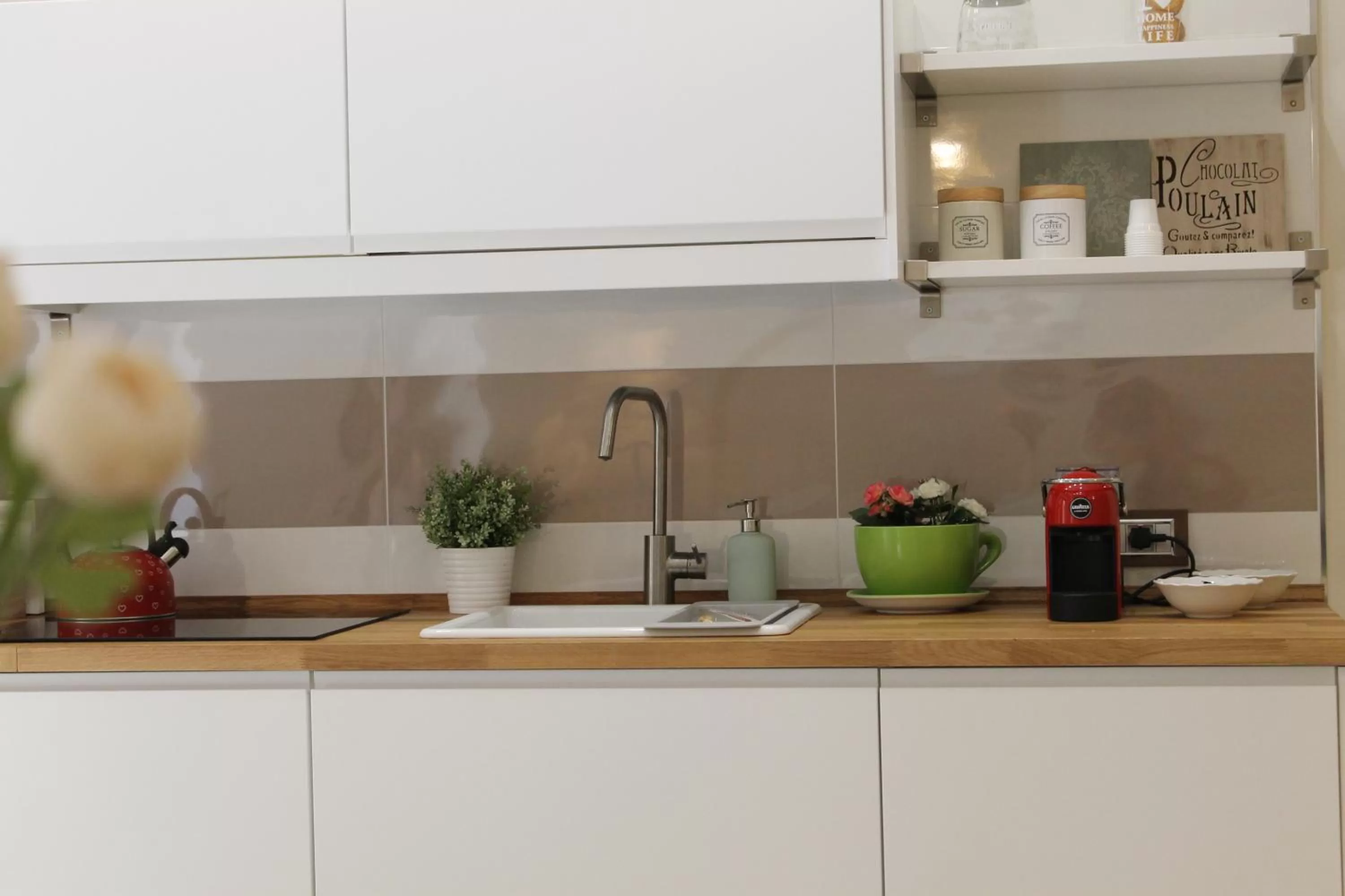 Communal kitchen in HomeAway Salerno