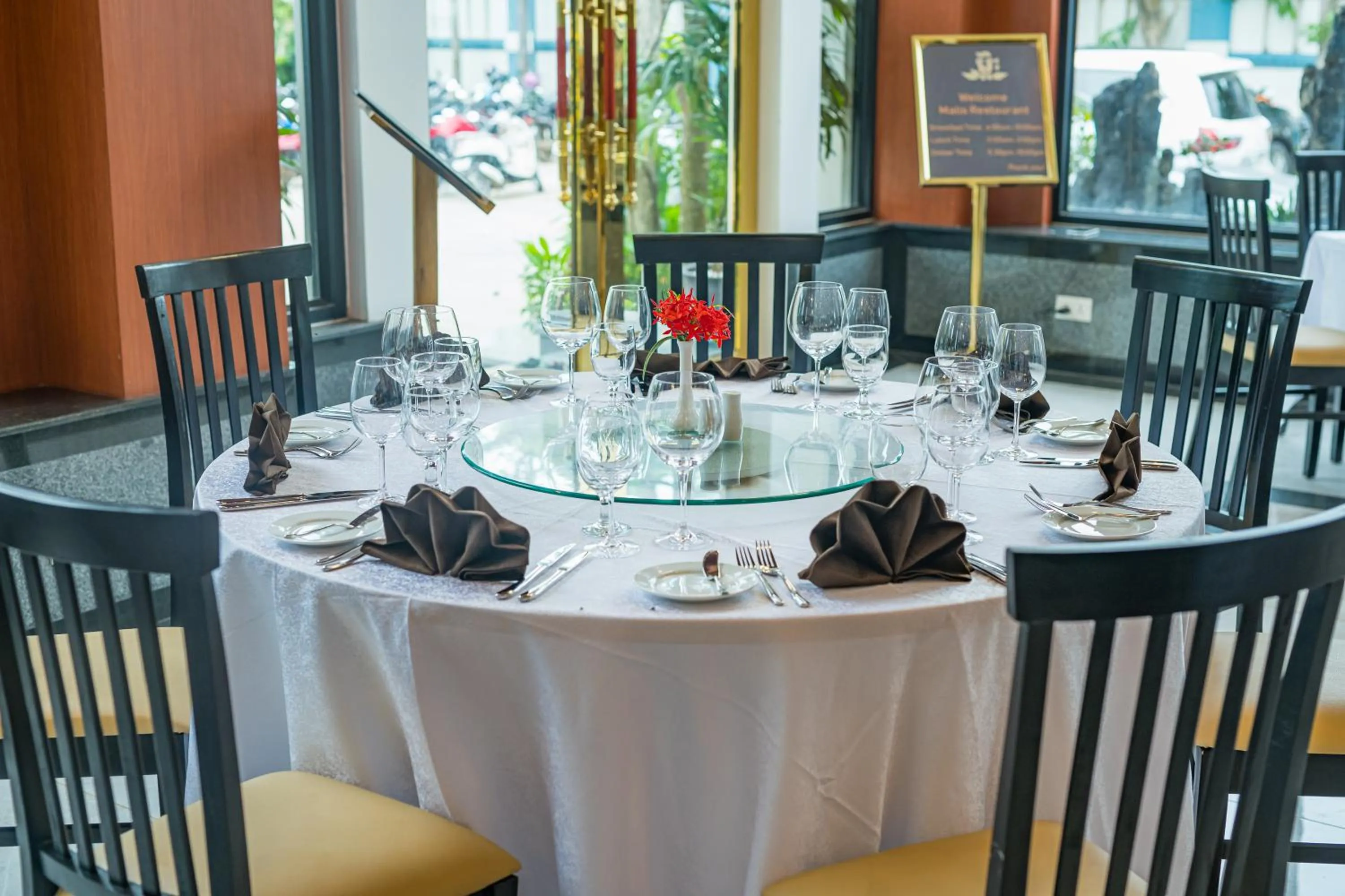 Restaurant/places to eat in Kampong Thom Royal Hotel