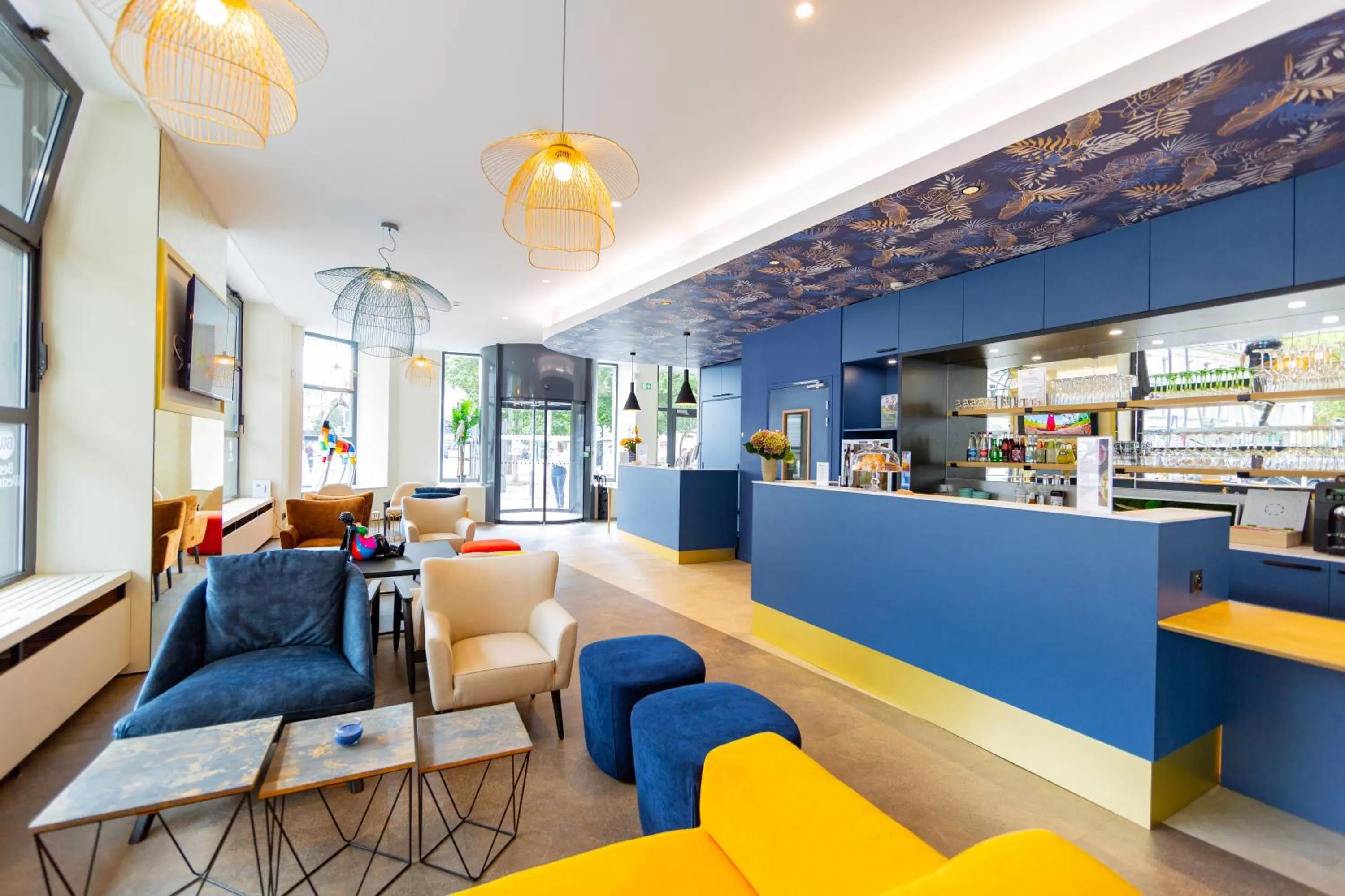 Lobby or reception in Best Western Mulhouse Salvator Centre