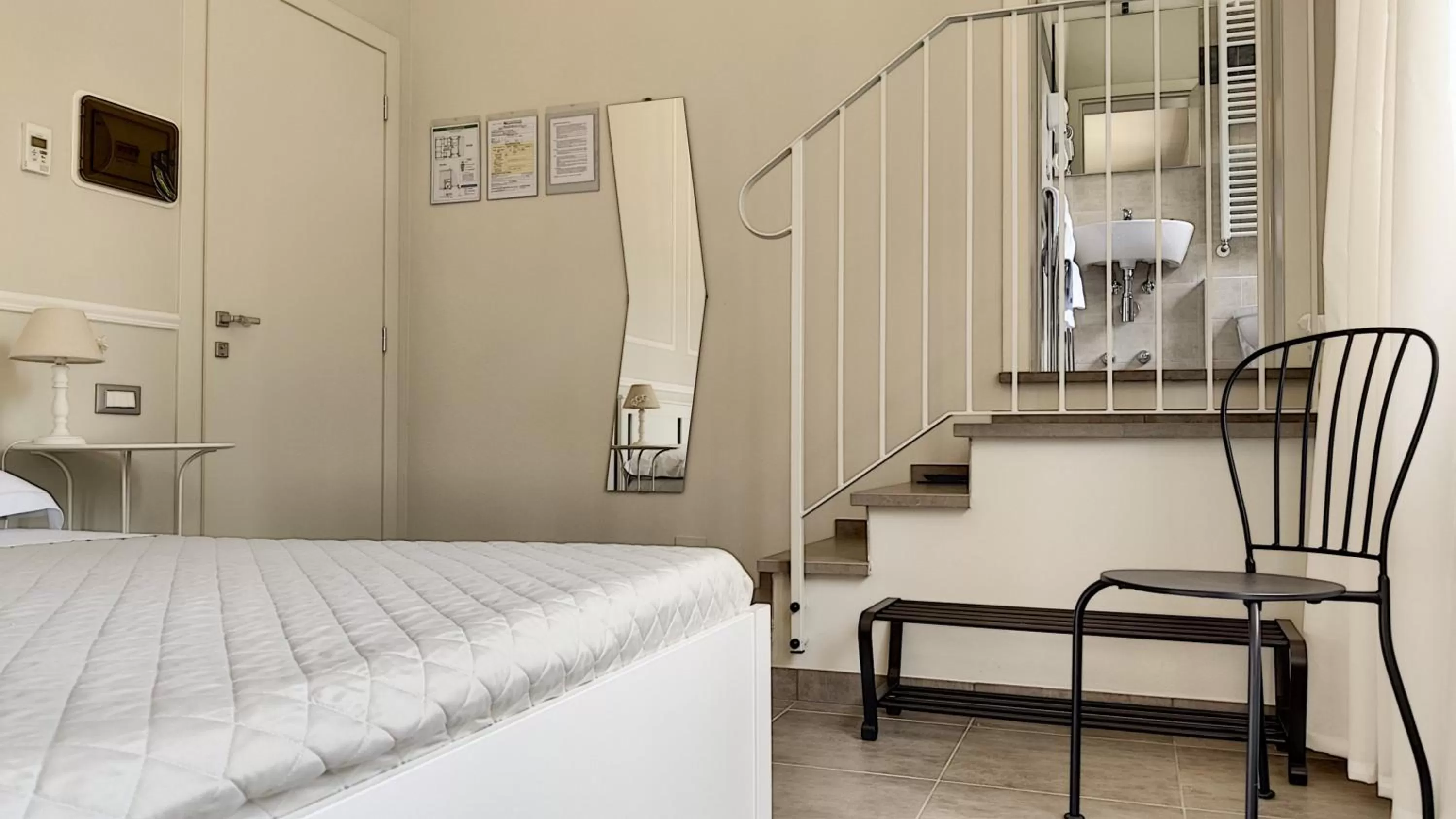 Bedroom, Bed in LA DAMA ROOM&BREAKFAST