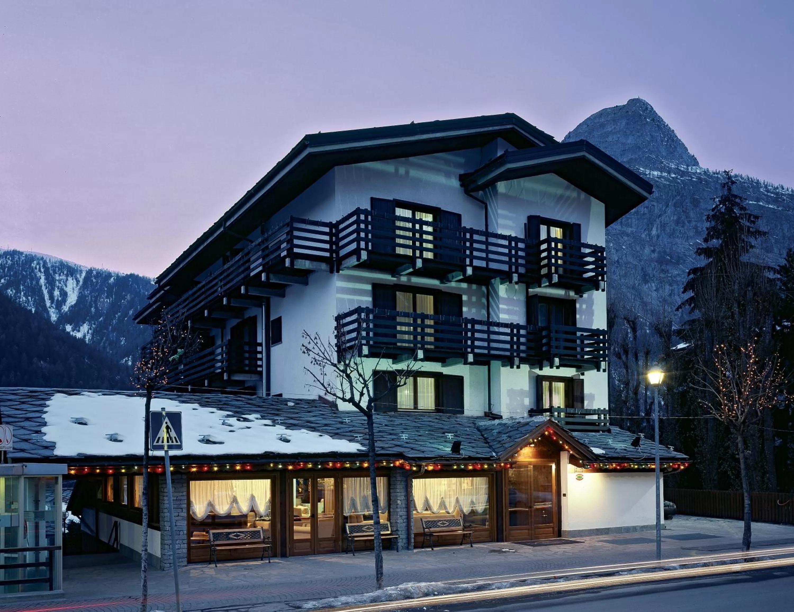 Property building in Hotel Les Jumeaux Courmayeur