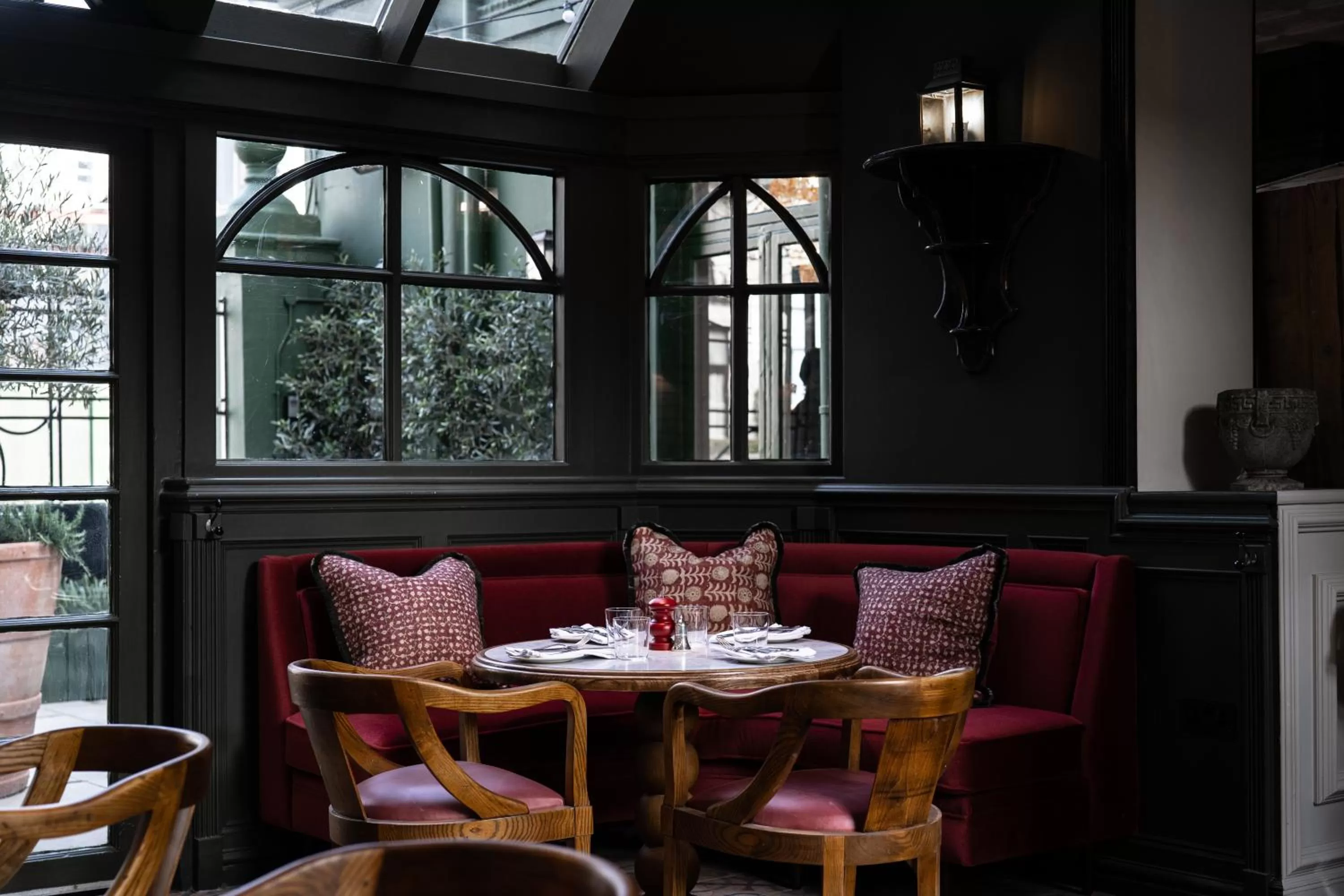 Restaurant/places to eat in The Princess Royal, Nothing Hill