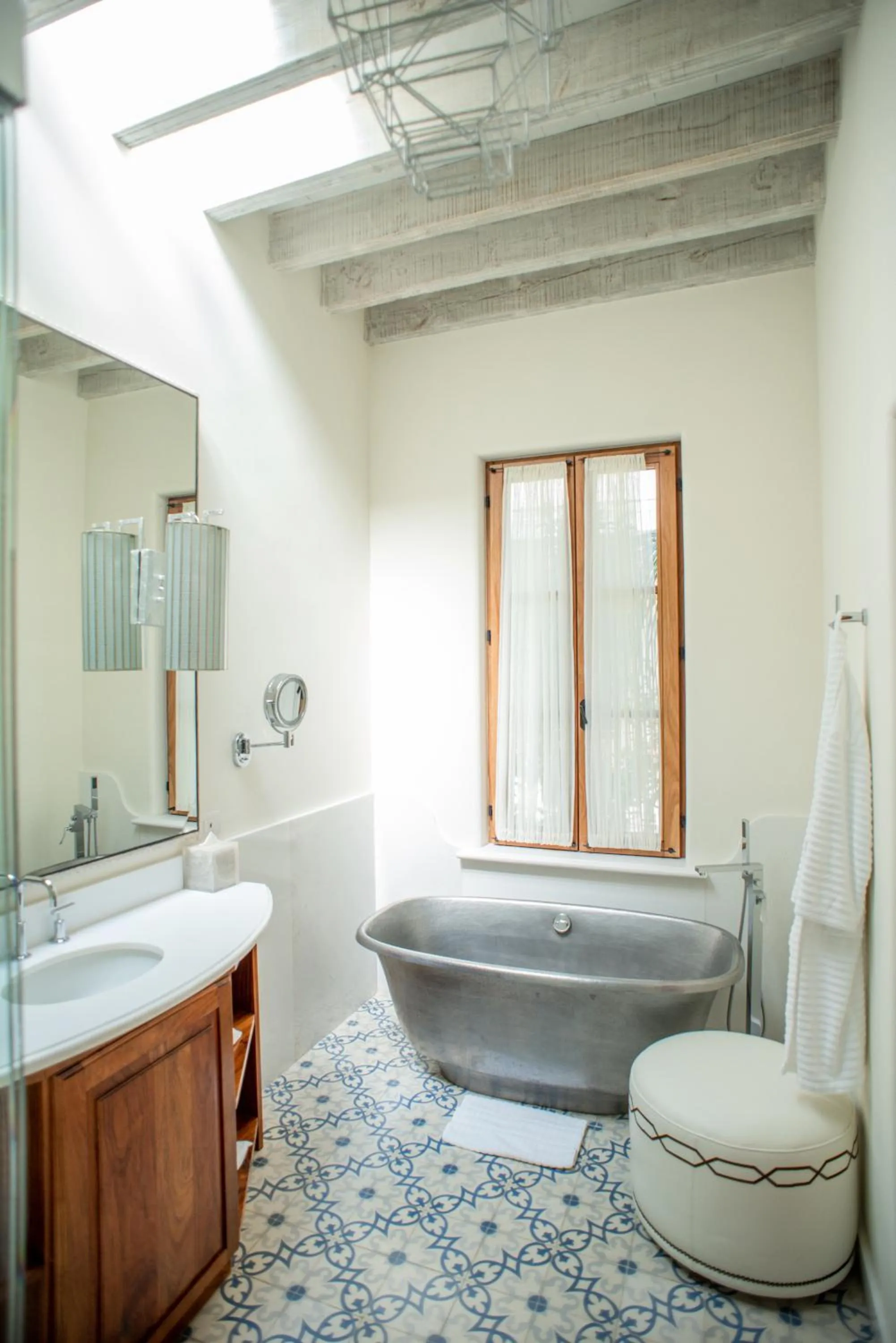 Bathroom in Hotel Casa Blanca 7