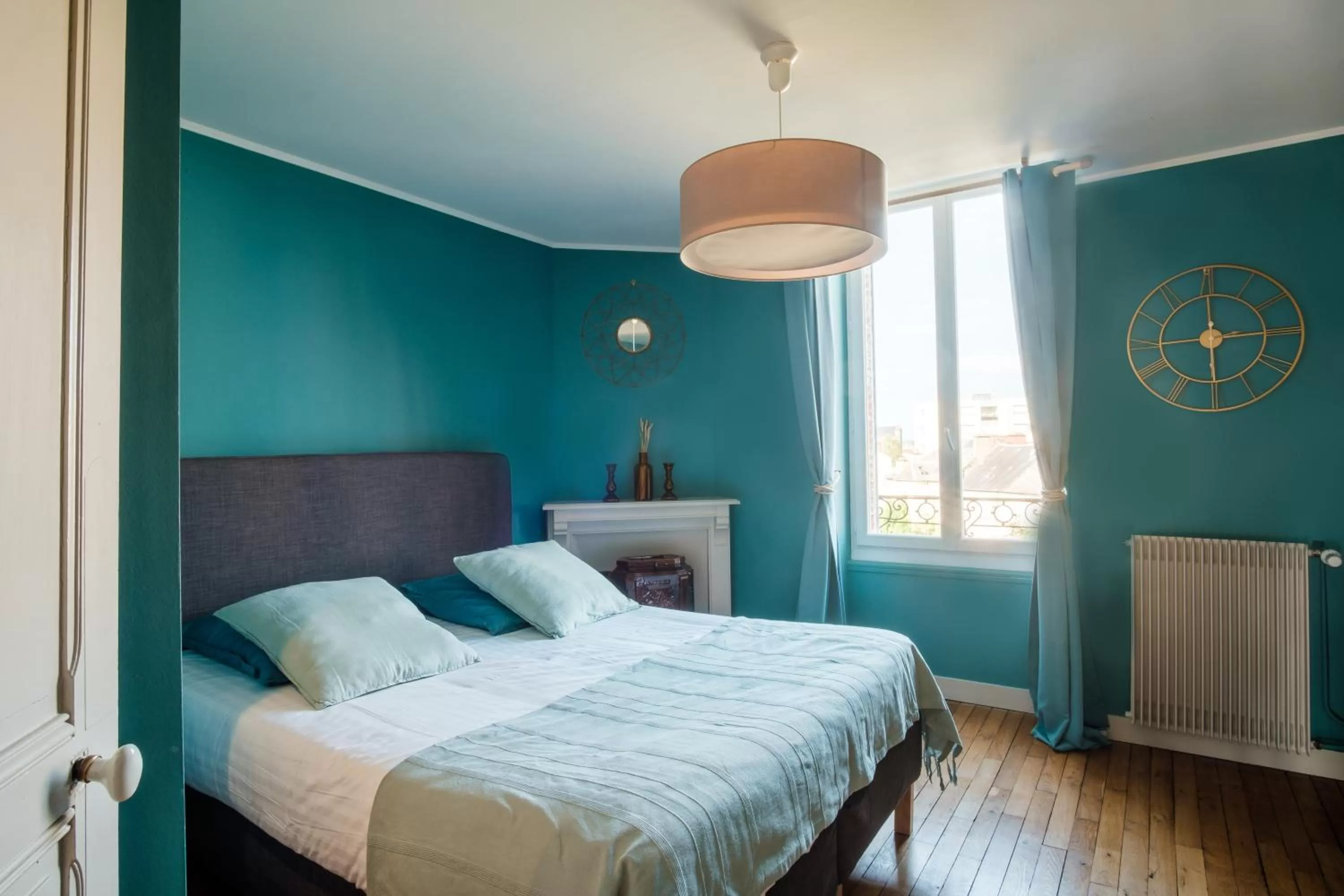 Bed in Dupain & Dubeurre Appart'Hôtel - Parking