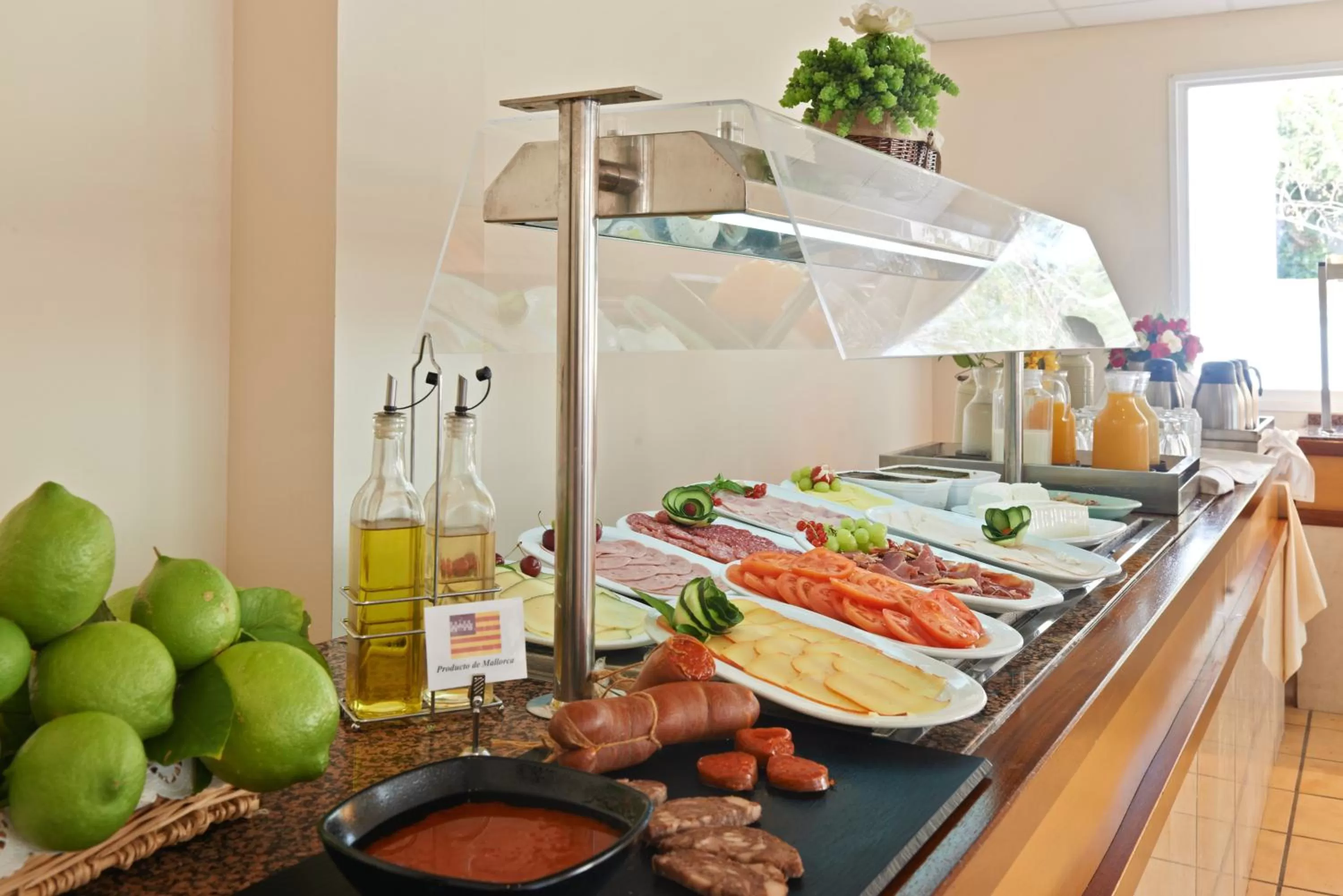 Food and drinks in Bluewater Hotel