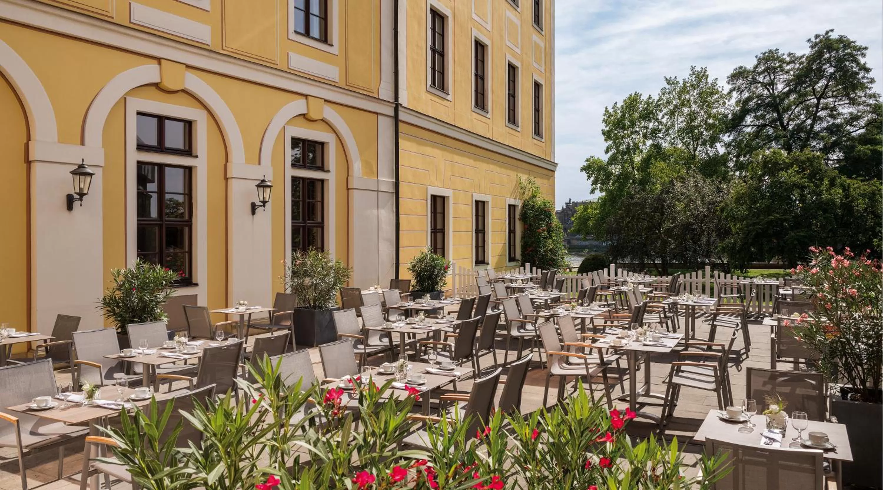 Restaurant/places to eat in Bilderberg Bellevue Hotel Dresden