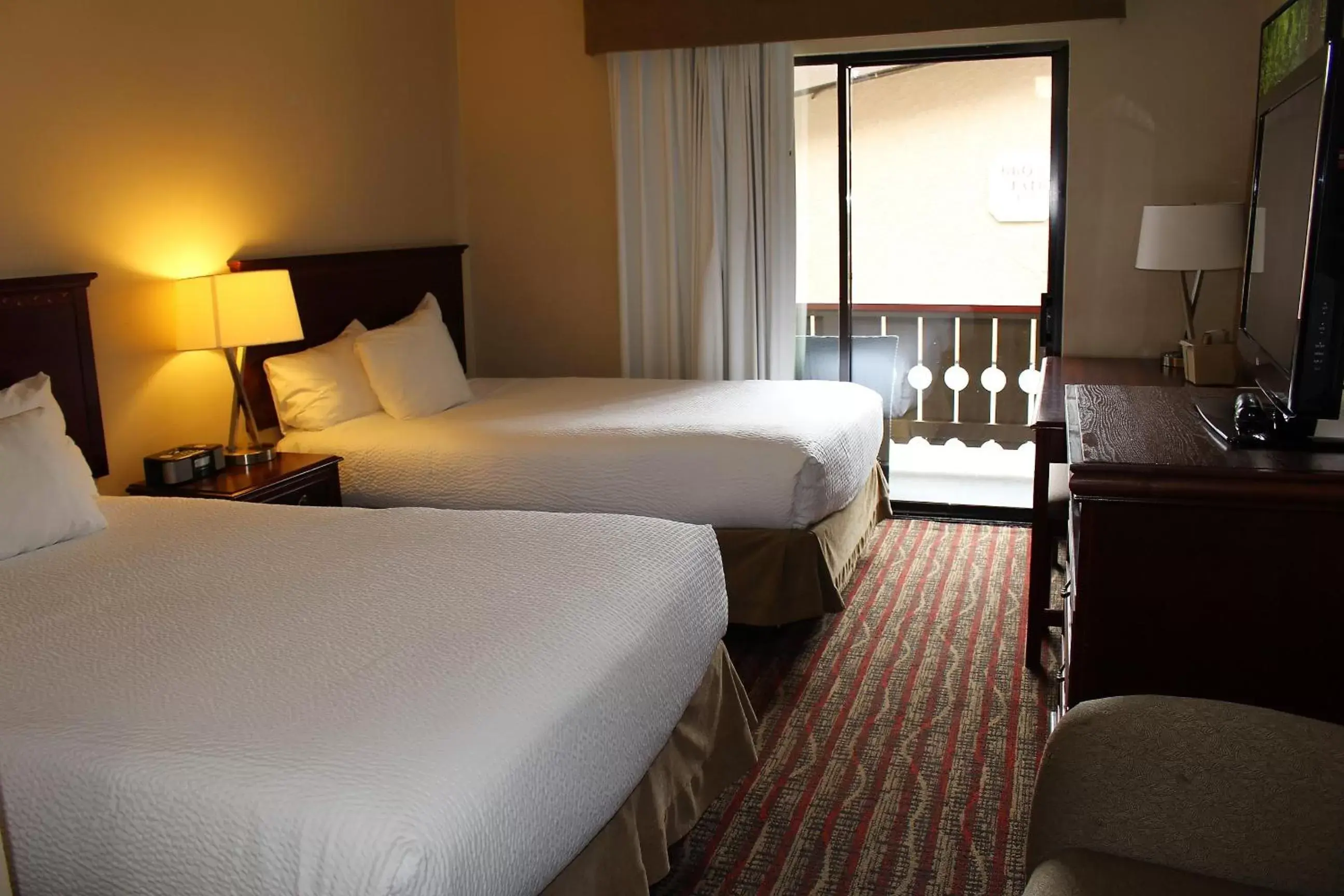 Double Room with Two Double Beds - Non-Smoking in Ramada by Wyndham Campbell River Double Room with Two Double Beds - Non-Smoking in Ramada by Wyndham Campbell River