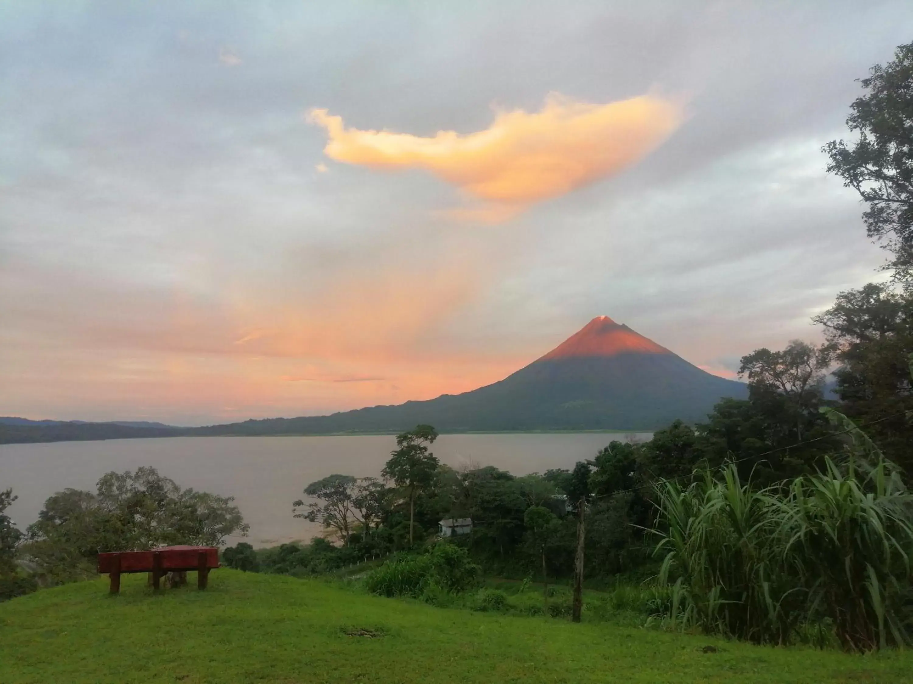 Double Room with Mountain View in Sunset Inn Double Room with Mountain View in Sunset Inn