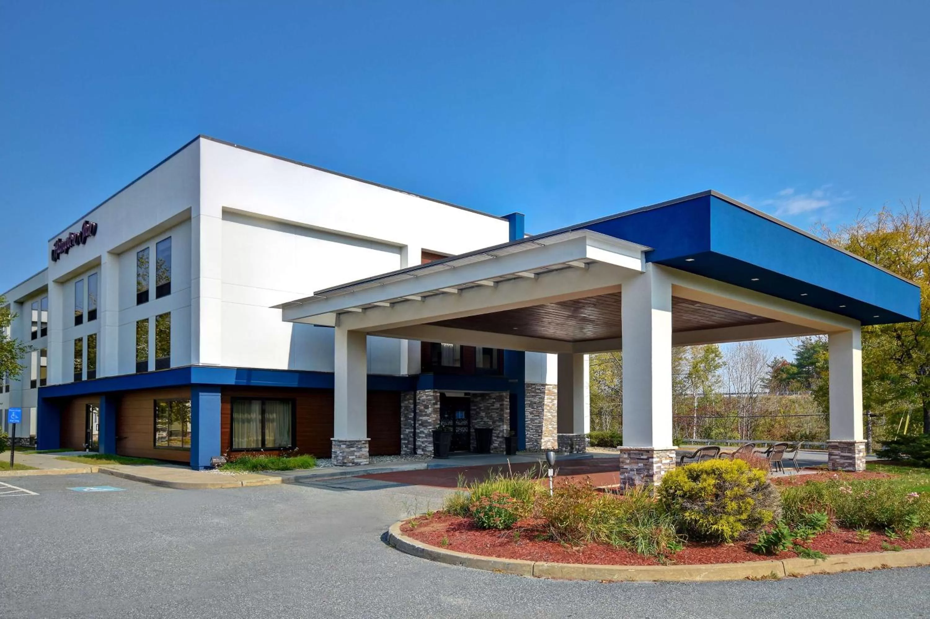 Property building in Hampton Inn White River Junction