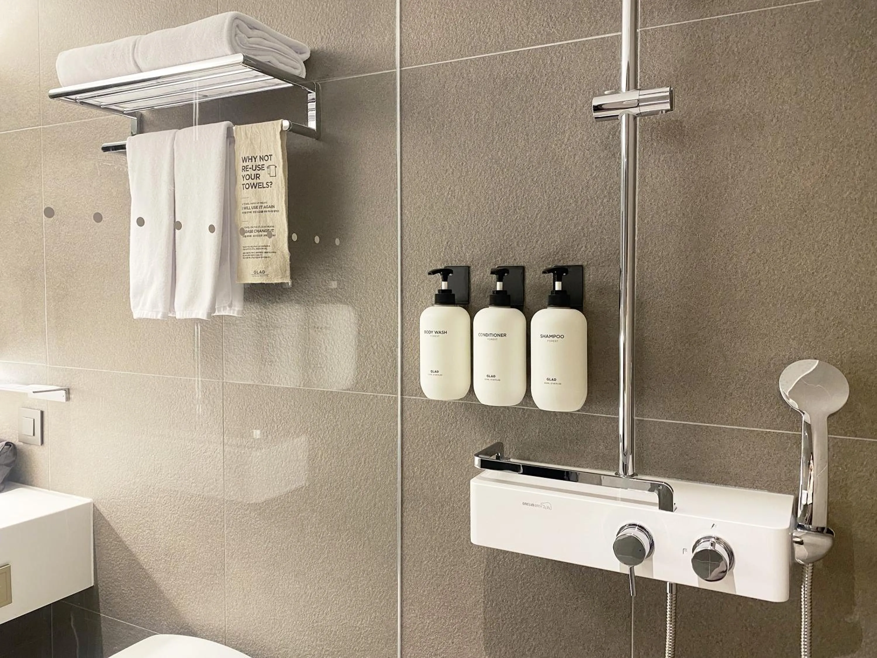 Bathroom in Maison Glad Jeju