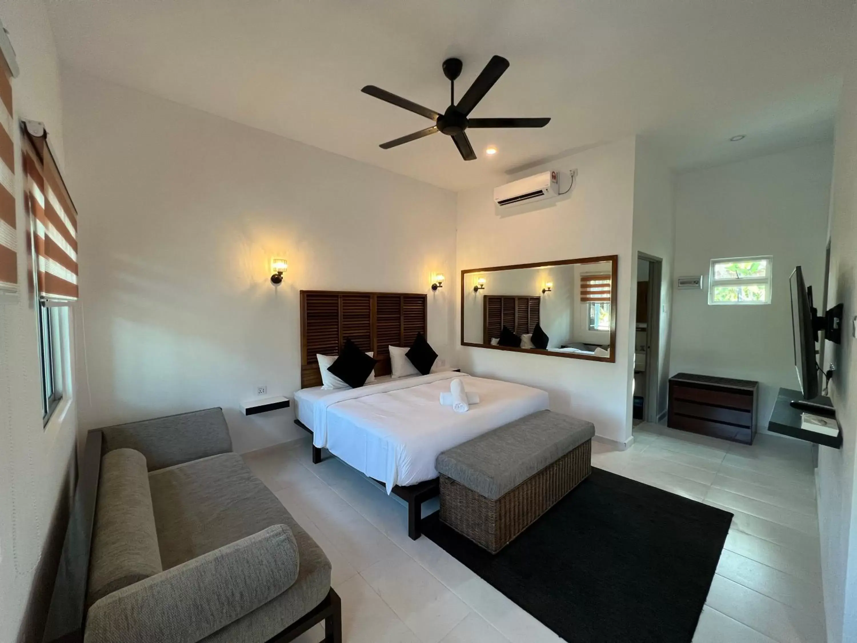 King Room with Lake View in Airis Sanctuary Resort King Room with Lake View in Airis Sanctuary Resort