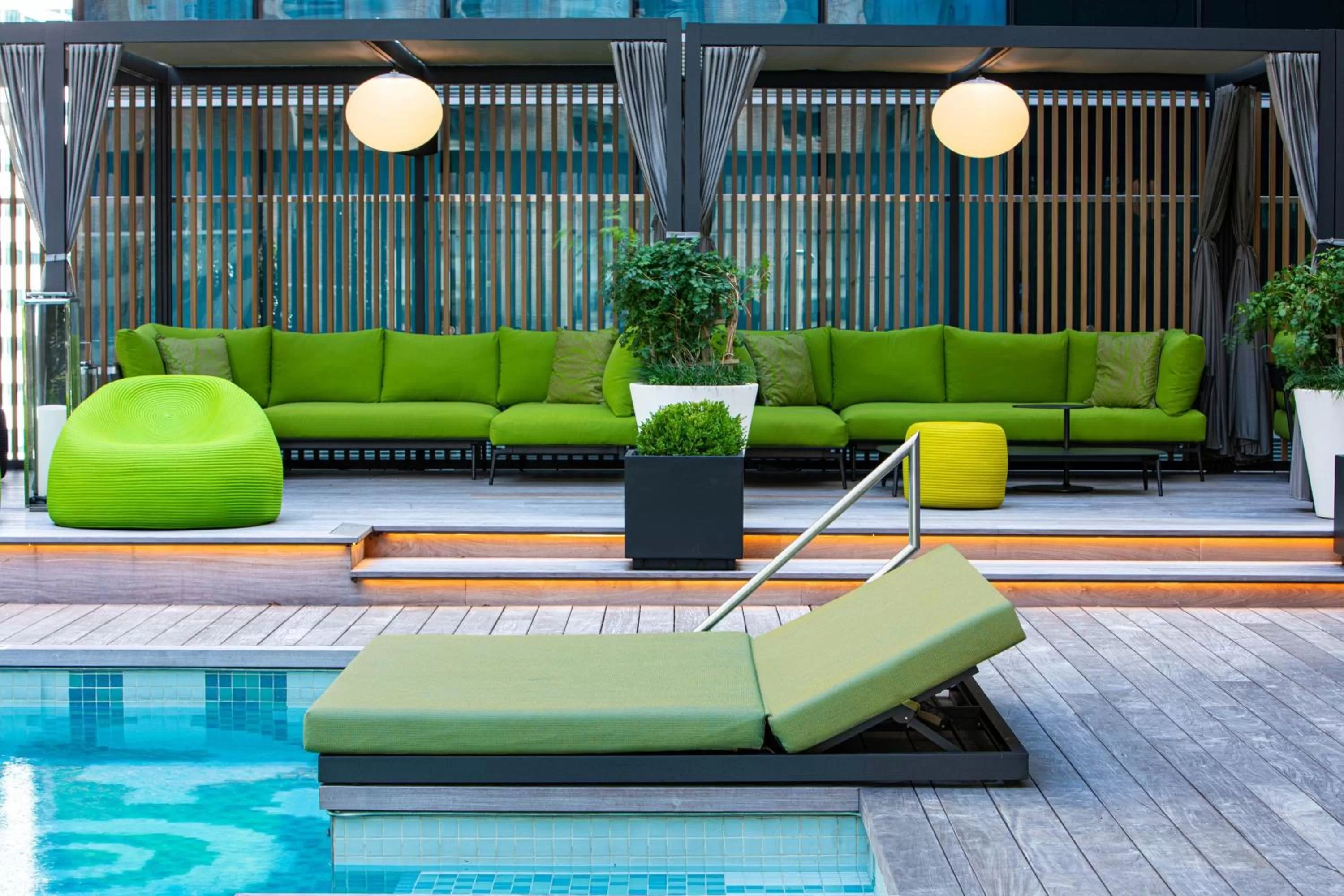 Lounge or bar in W Philadelphia