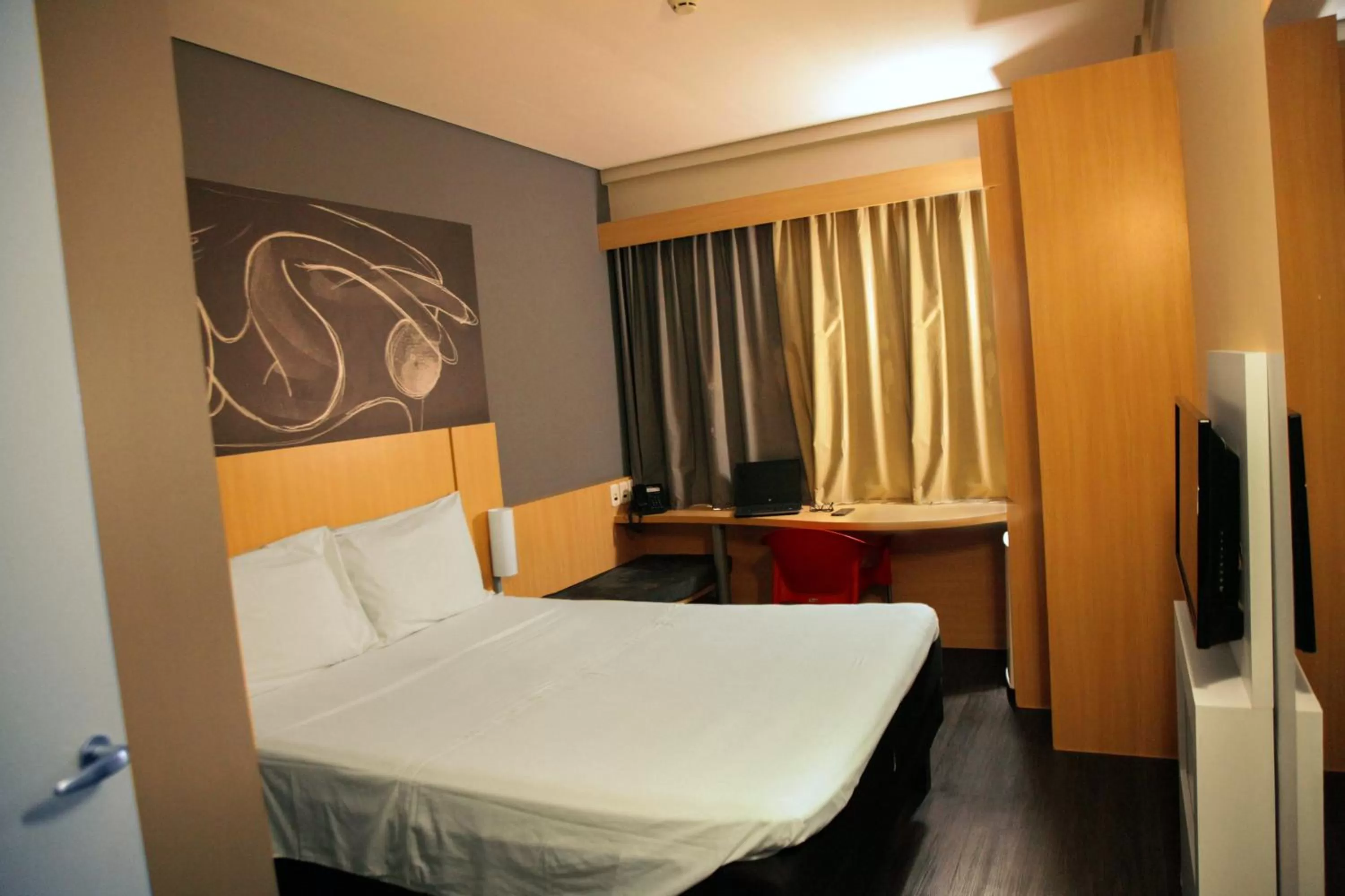 Photo of the whole room, Bed in Ibis Bacabal
