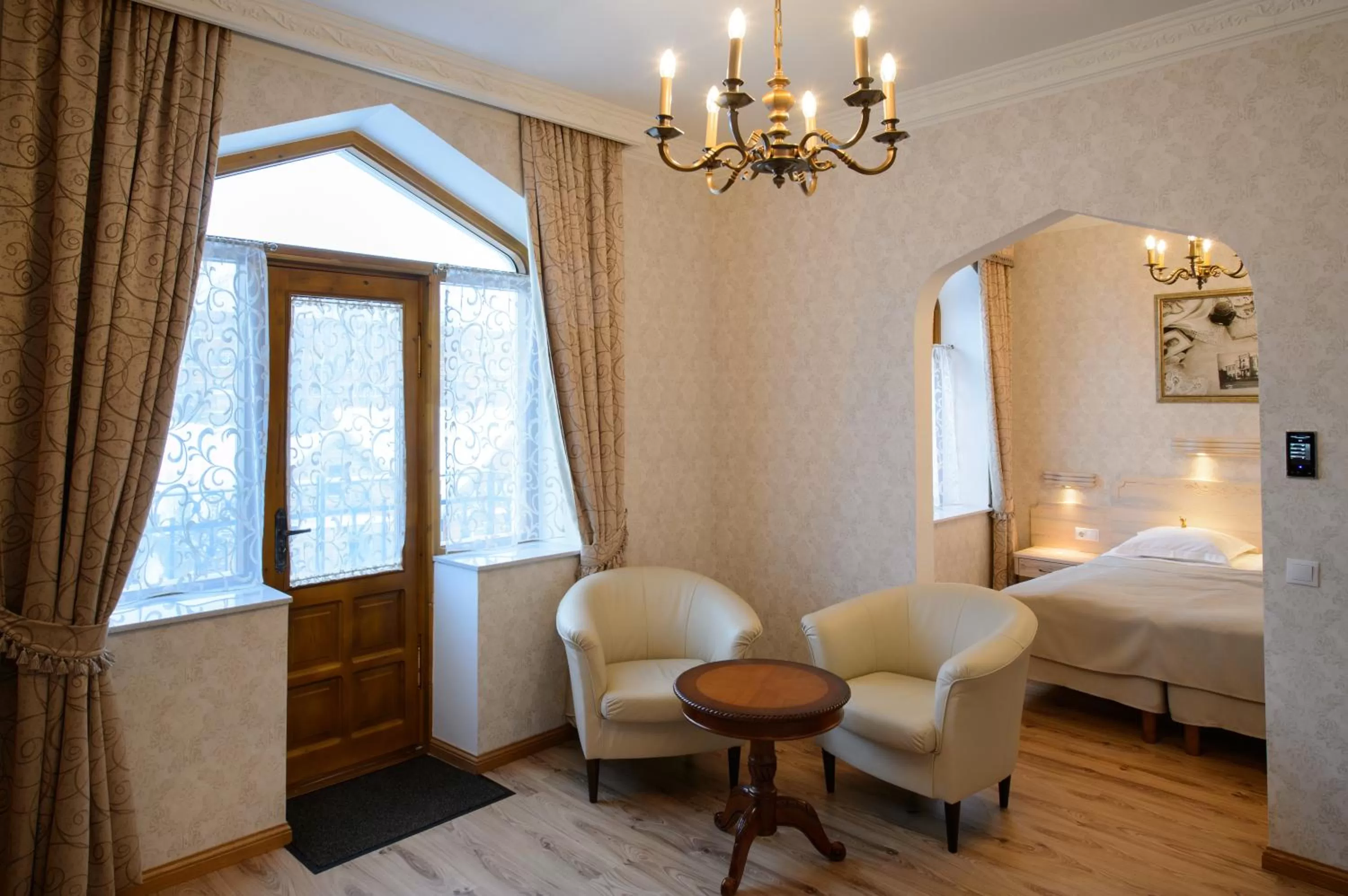 Living room, Bed in Georgi Hotell