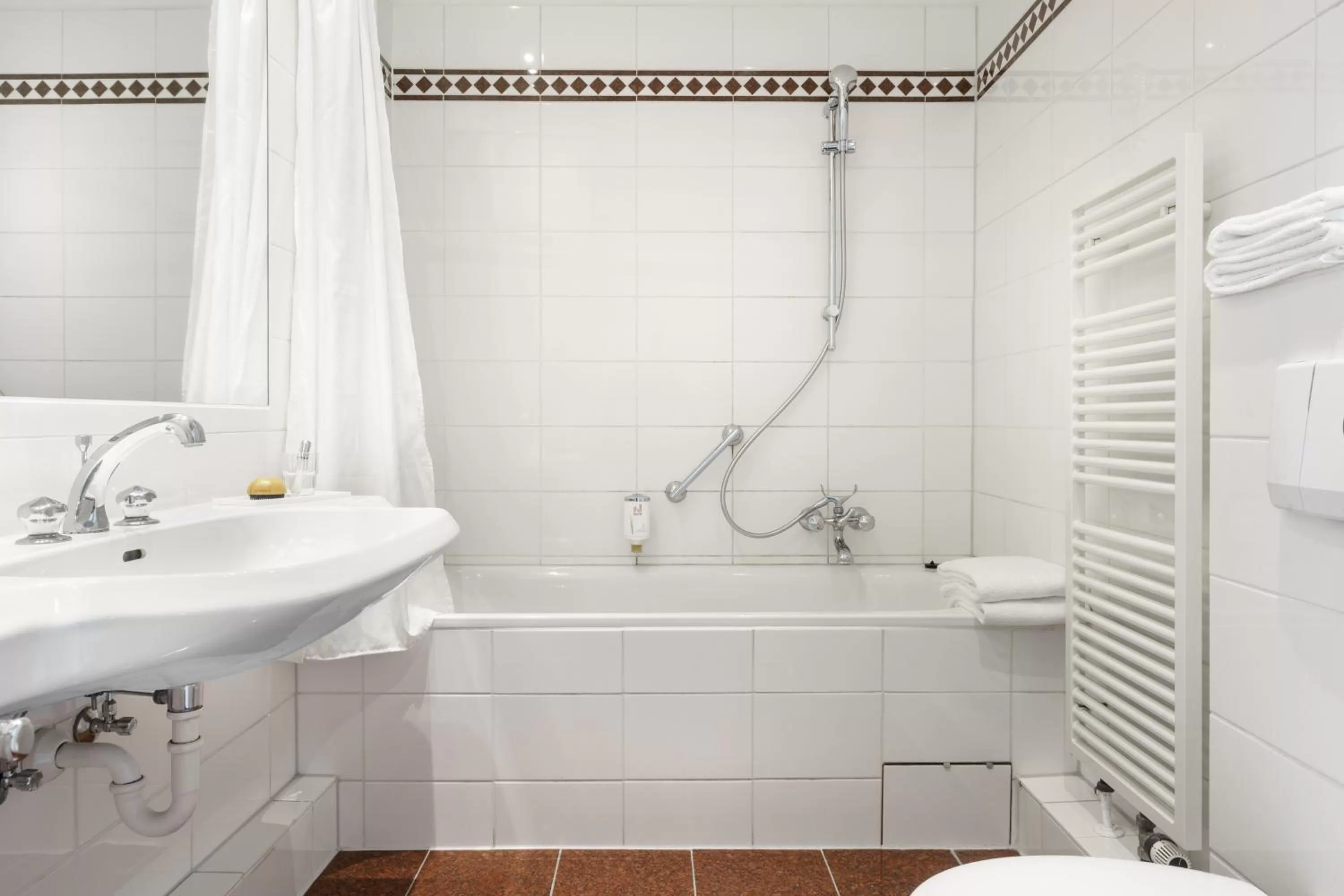 Toilet in Hotel Kronprinz Hamburg Hauptbahnhof