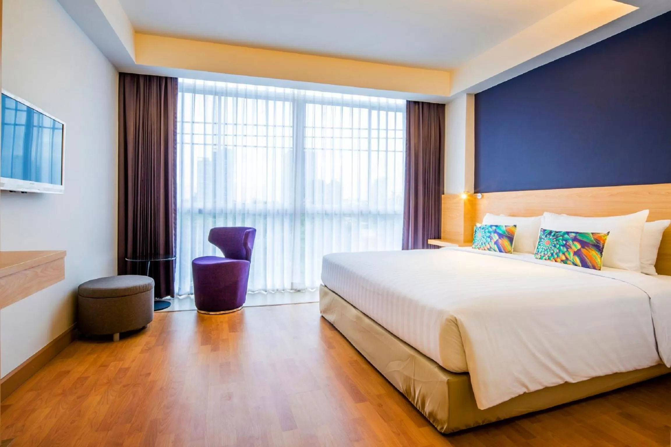 Photo of the whole room in Solo Express Sukhumvit 81