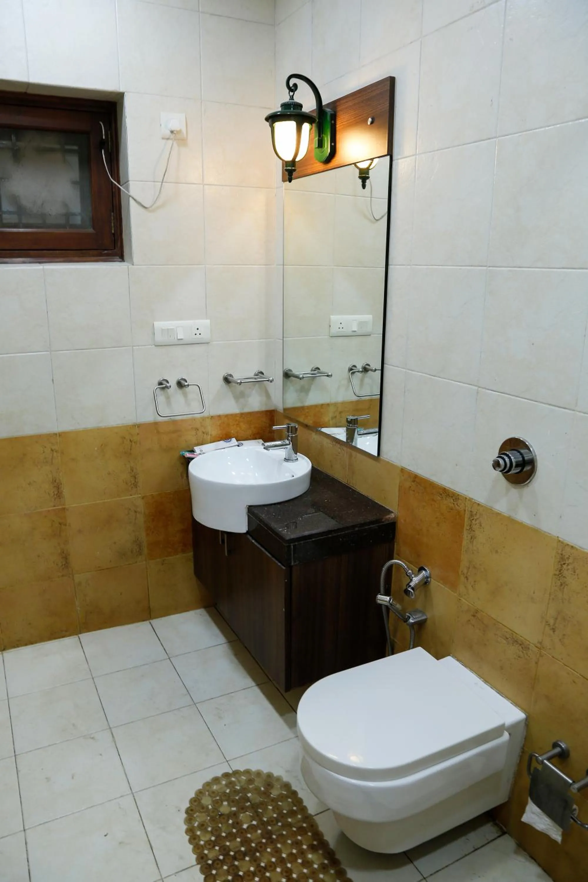 Restaurant/places to eat in The Colonial Manek Manor By SAH