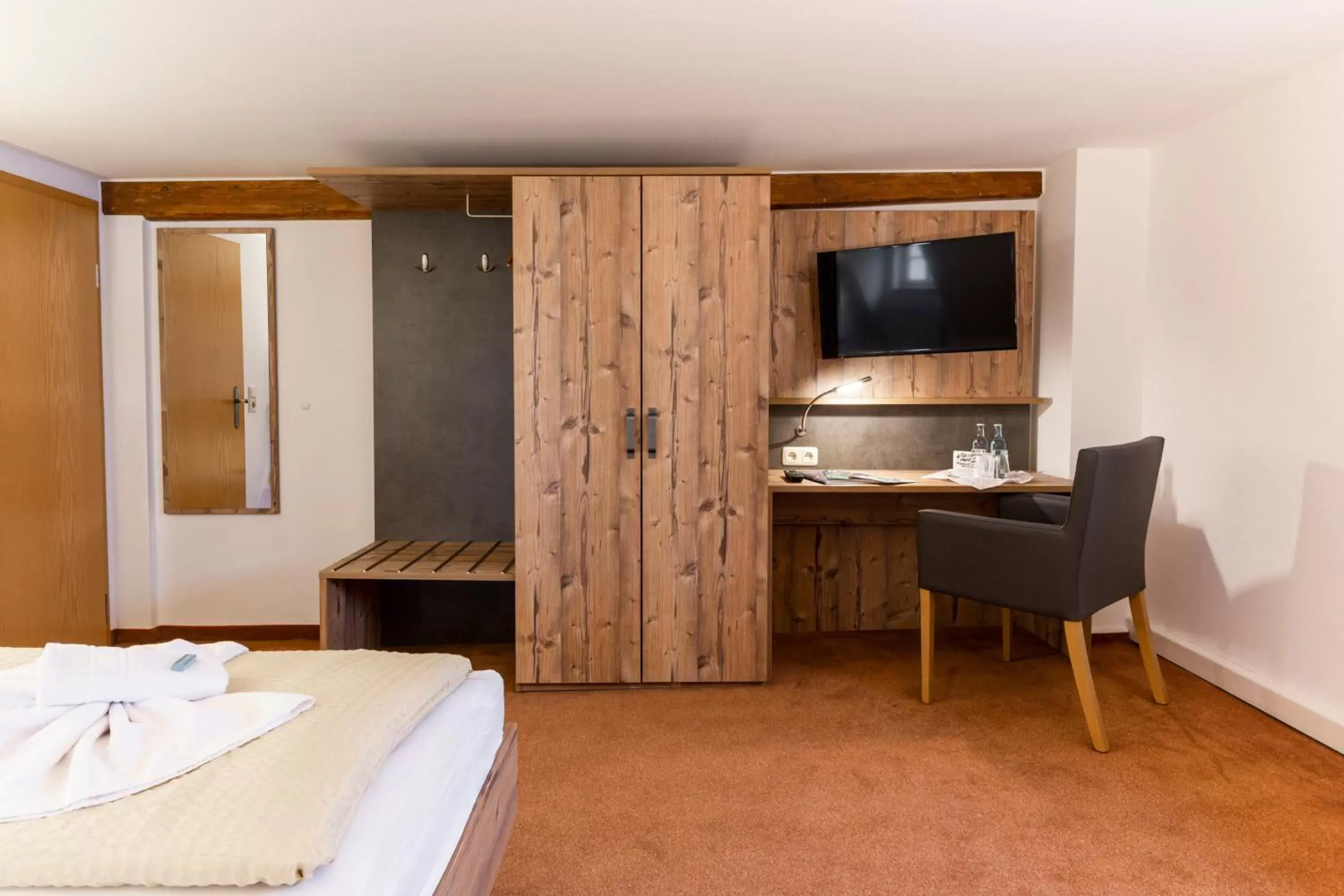 Family Room with Bathroom in Waldgasthof Bad Einsiedel Family Room with Bathroom in Waldgasthof Bad Einsiedel