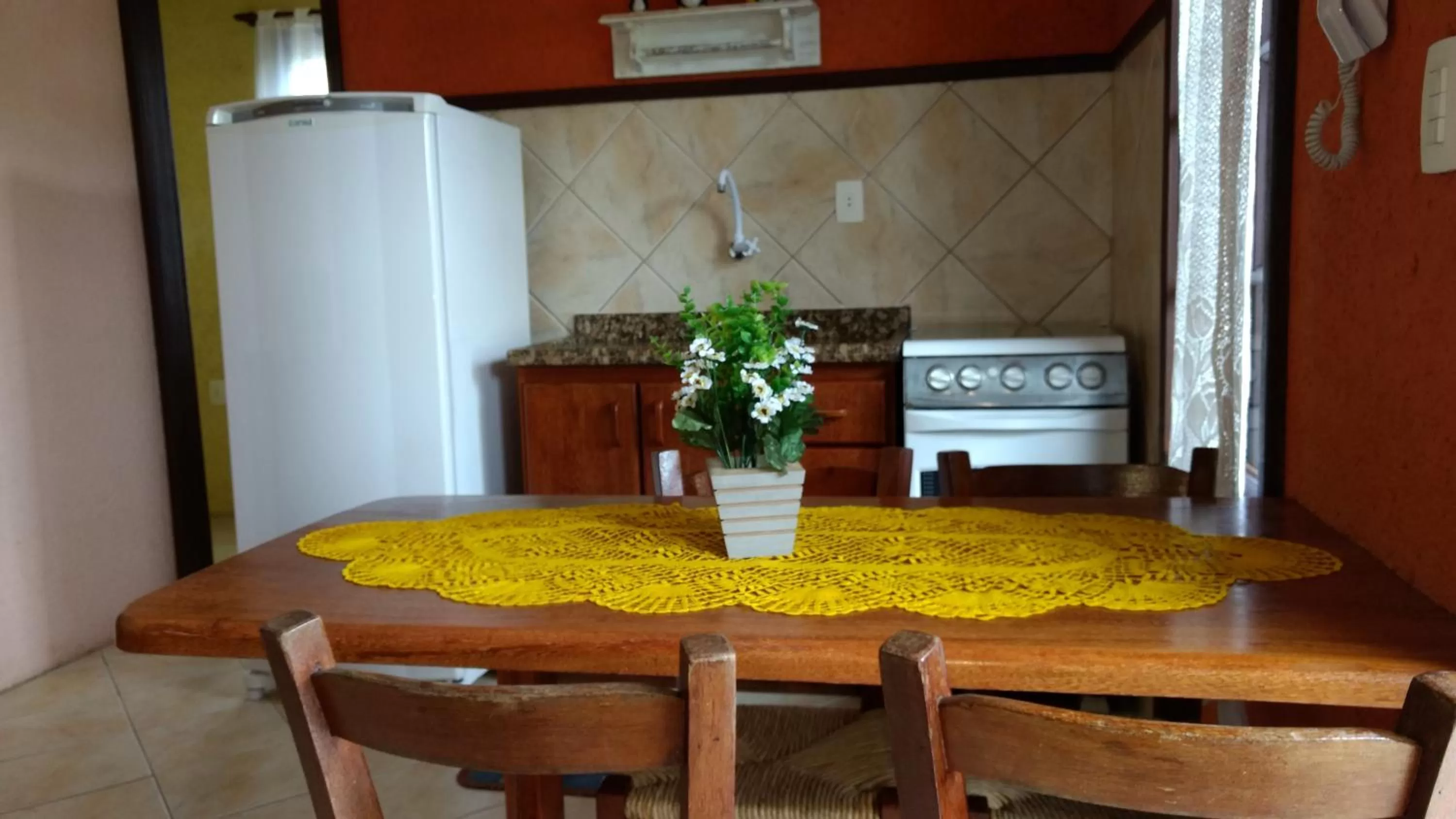 Communal kitchen, Dining Area in Pousada Santa Genoveva campeche