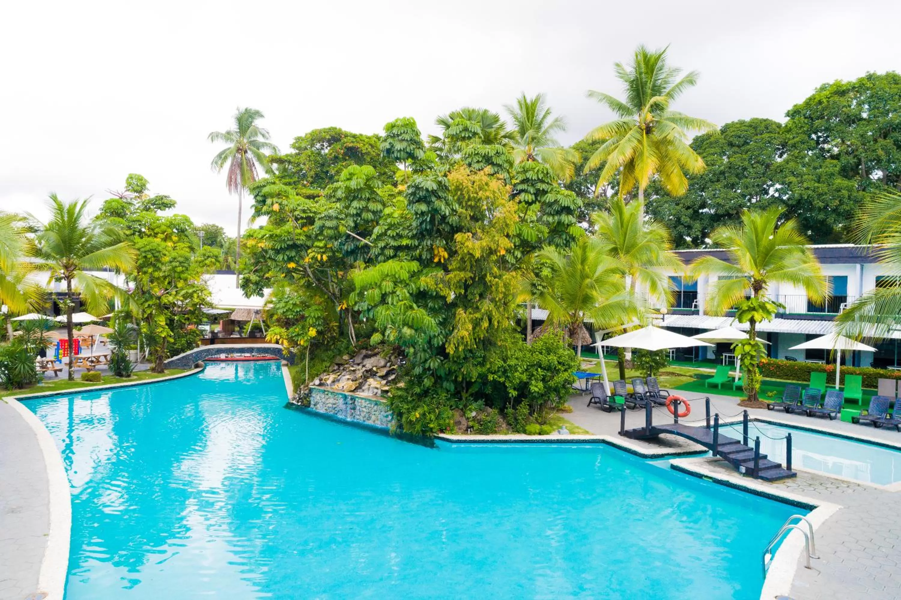 Swimming pool in Riande Aeropuerto Hotel Casino