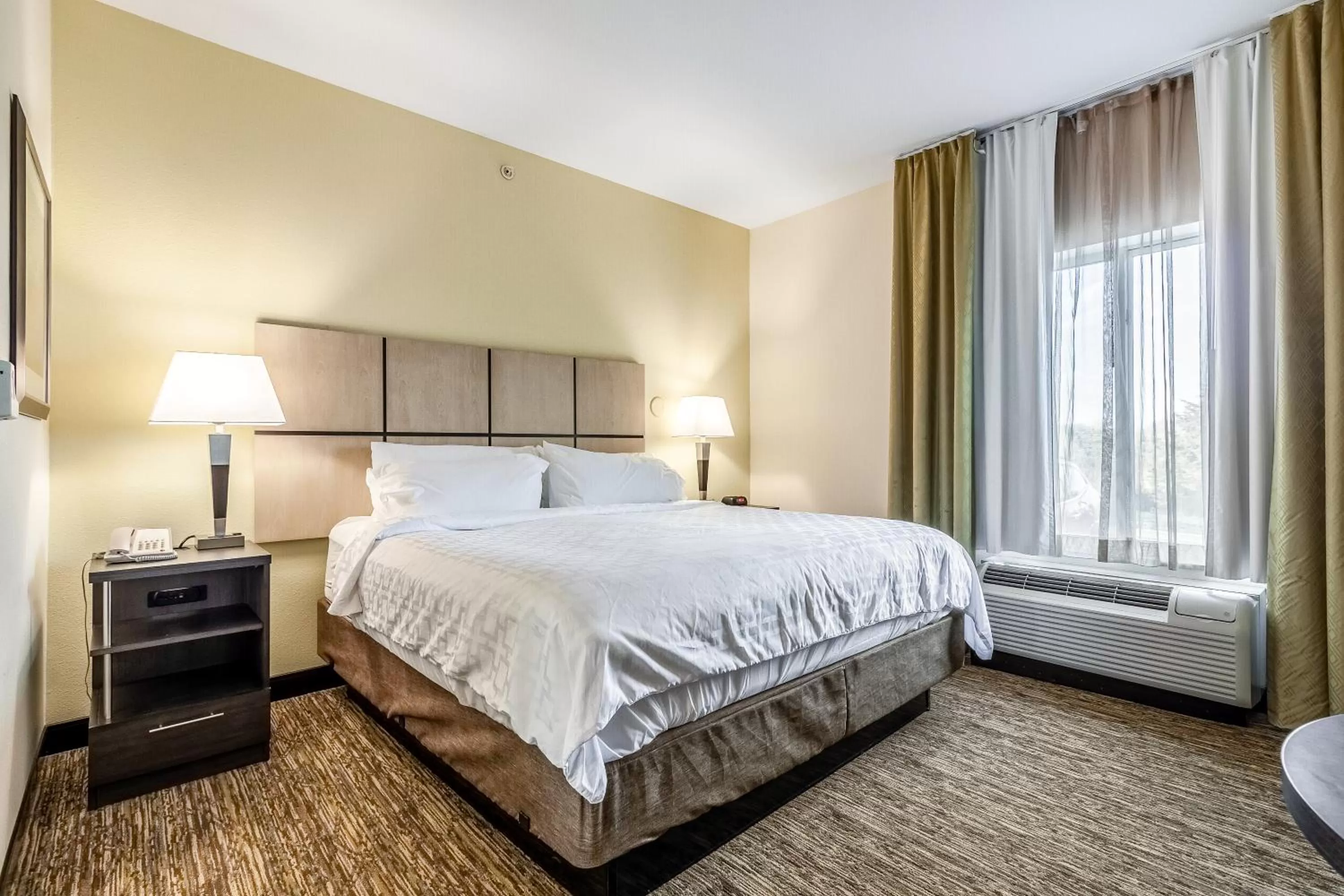Bed in Candlewood Suites Lincoln by IHG
