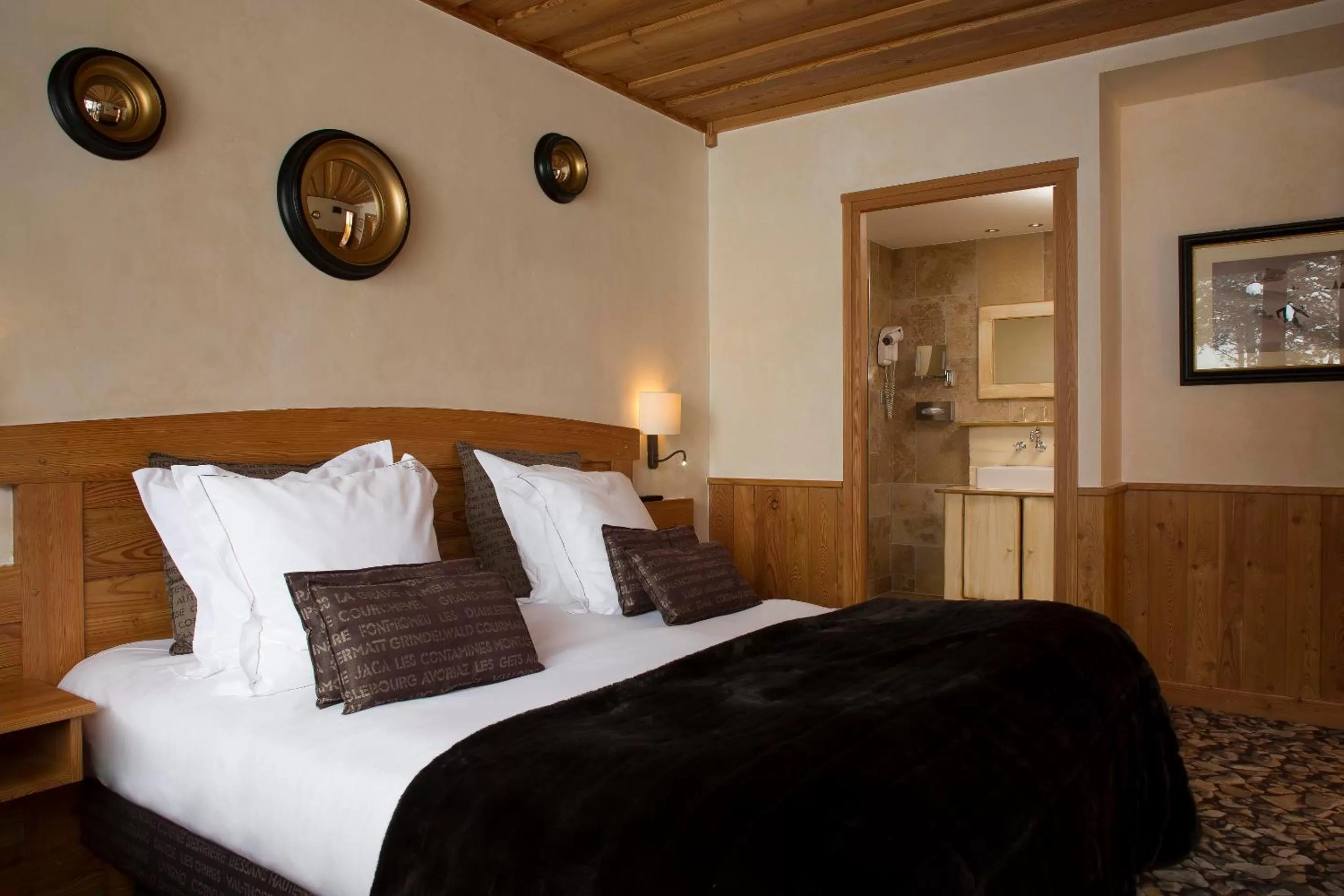 Bed in Hôtel Chalet Mounier