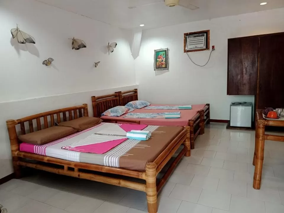 Bed in Marina Village