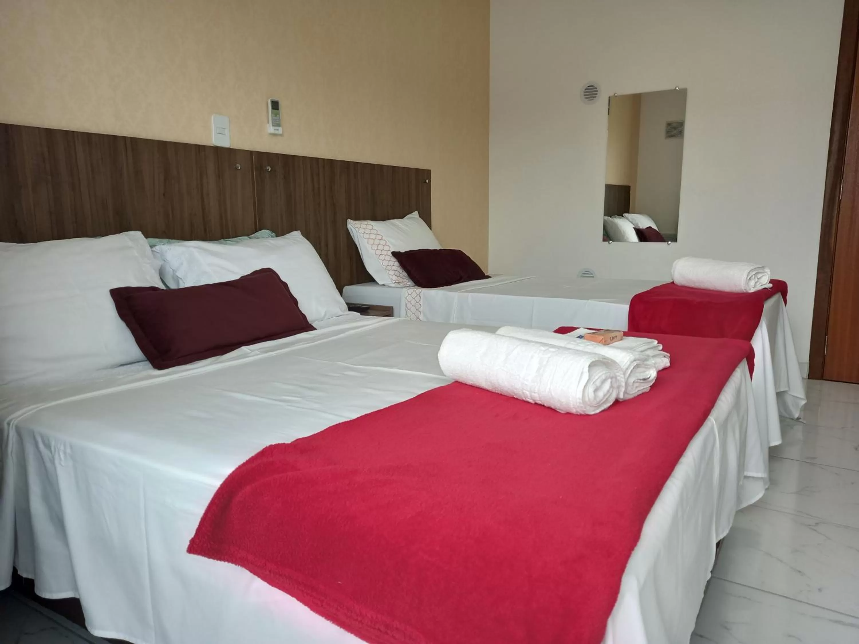 Bed in PENHAFLAT, STUDIO COMPLÉTO, C GARAGEM , A 700 m do parque e 120 m da praia