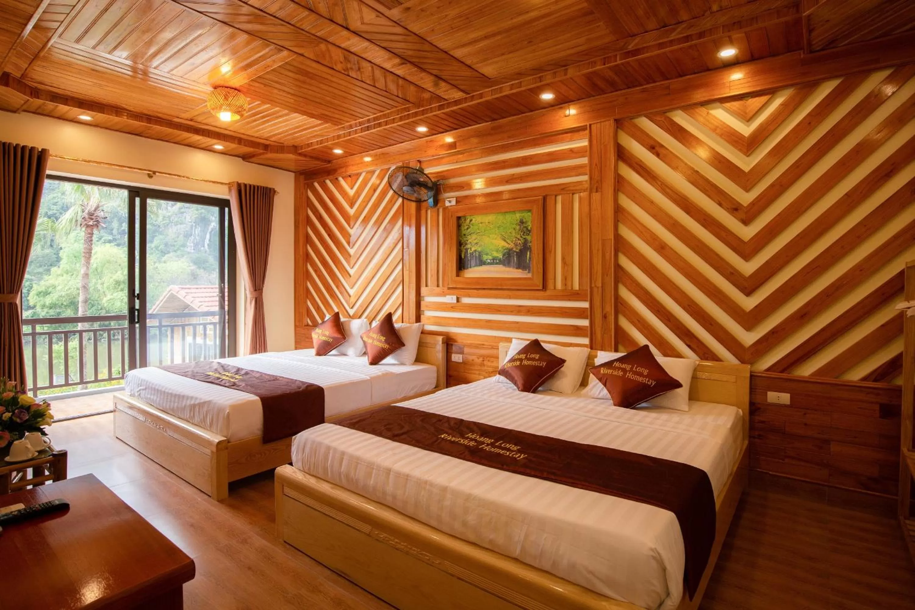 HoangLong Riverside Homestay