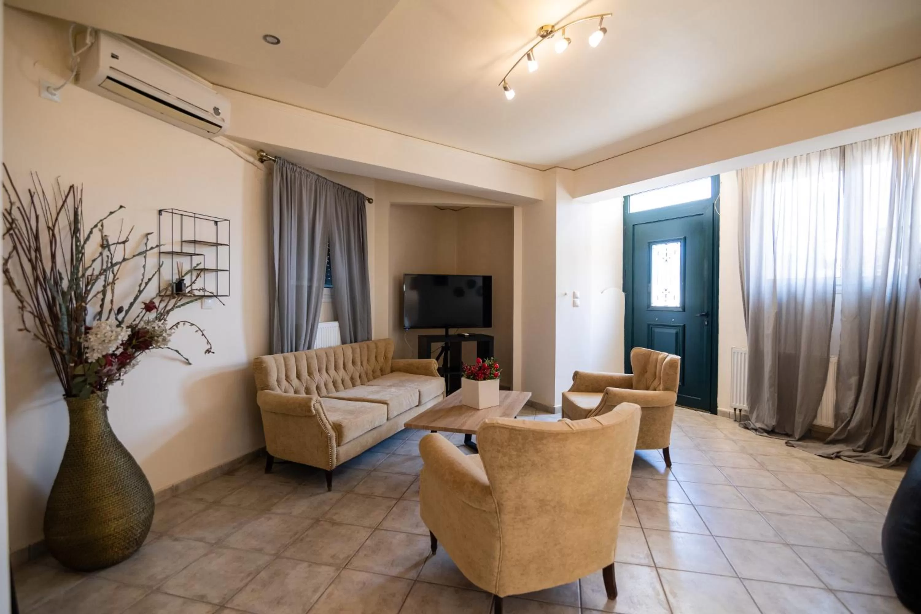 Votsalakia Hotel & Luxury Apartments