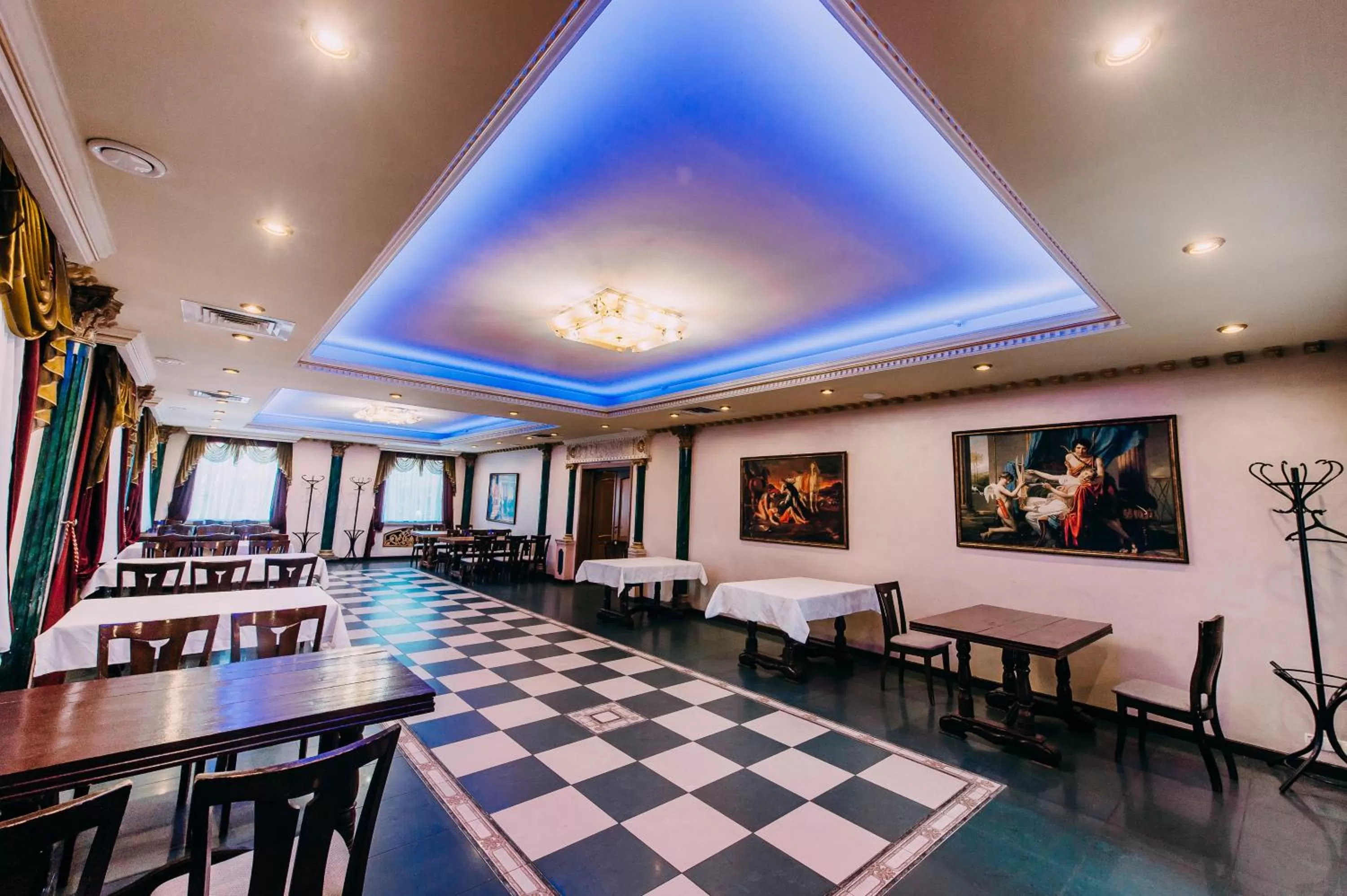 Restaurant/Places to Eat in Urartu Hotel