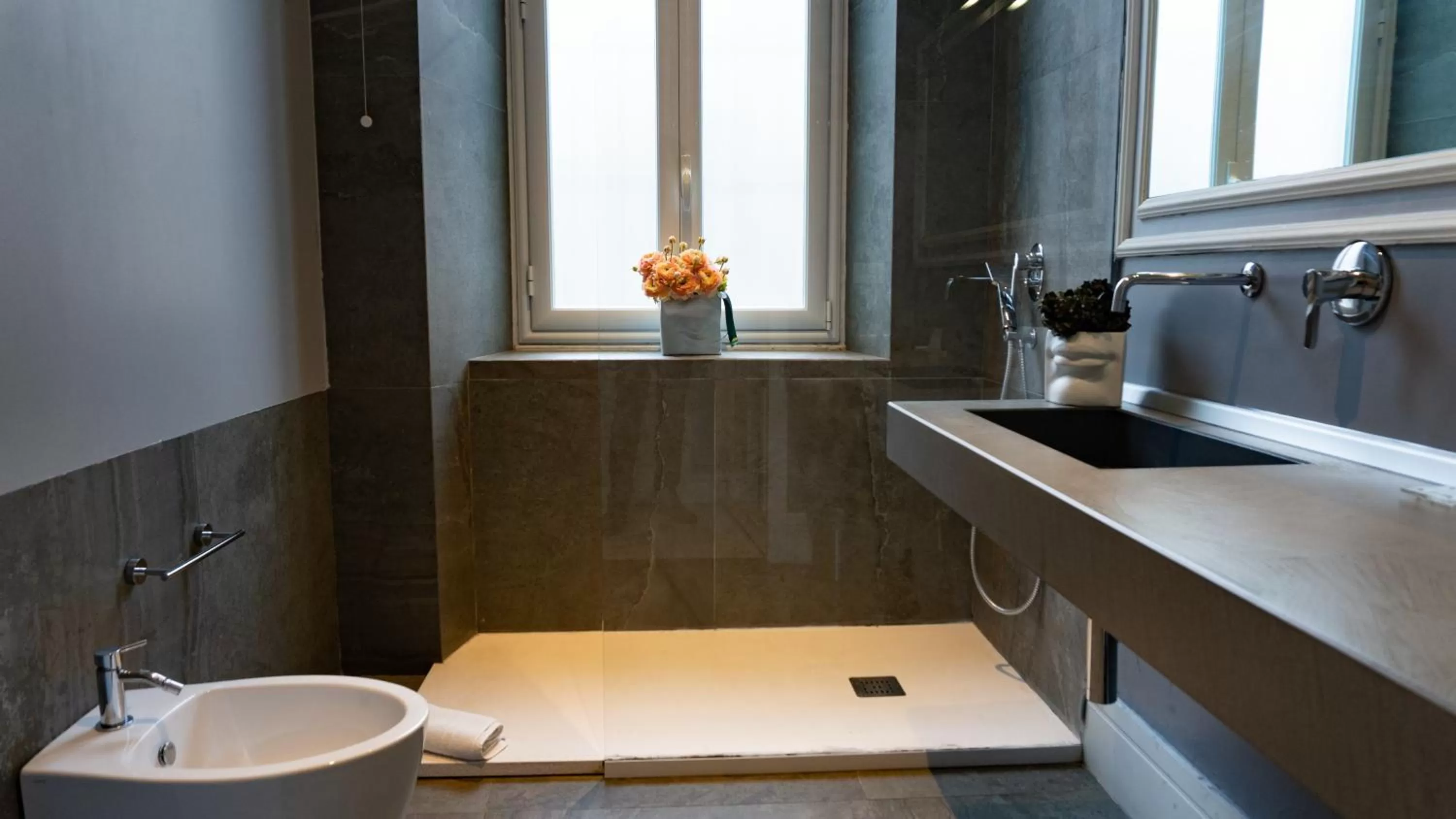 Shower in XENIA LUXURY ROOMS