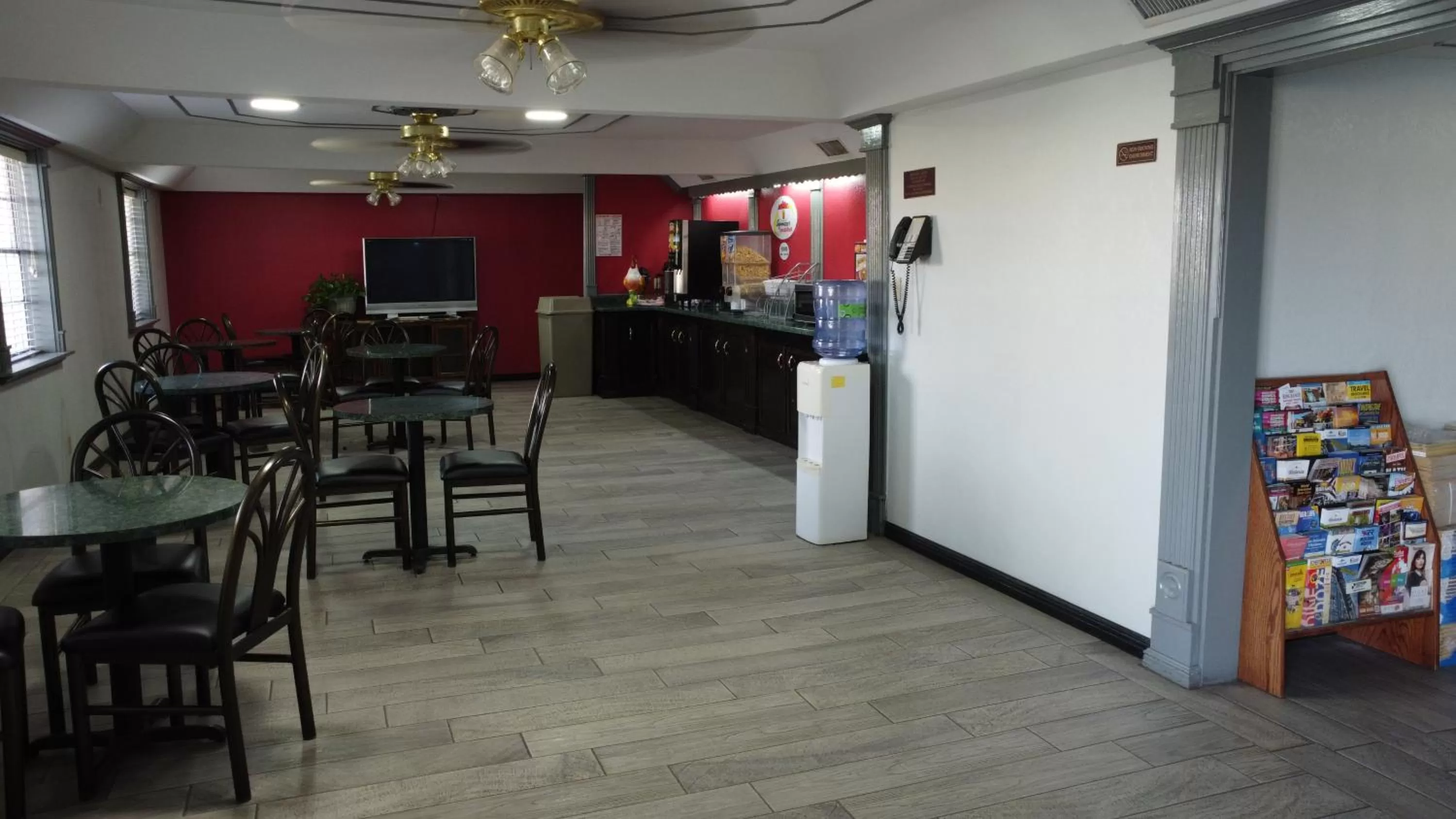 Continental breakfast in Super 8 by Wyndham Kingsville